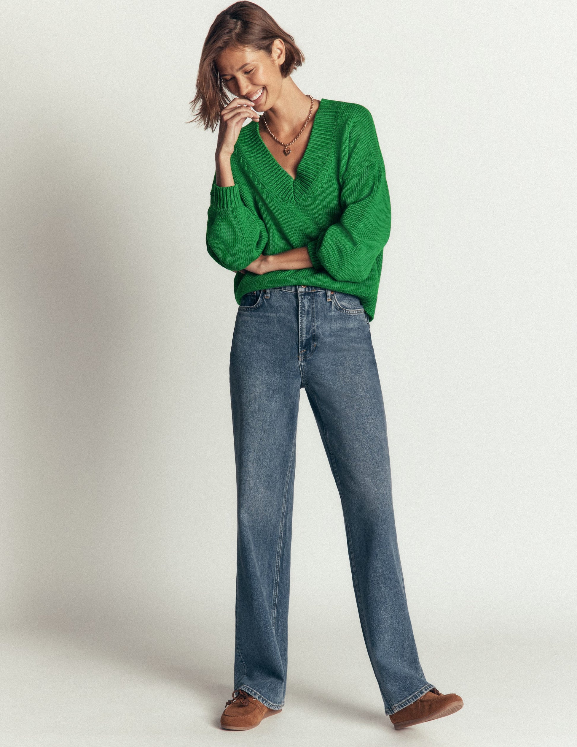 Lucy Cotton V-neck Jumper-Highland Green-4