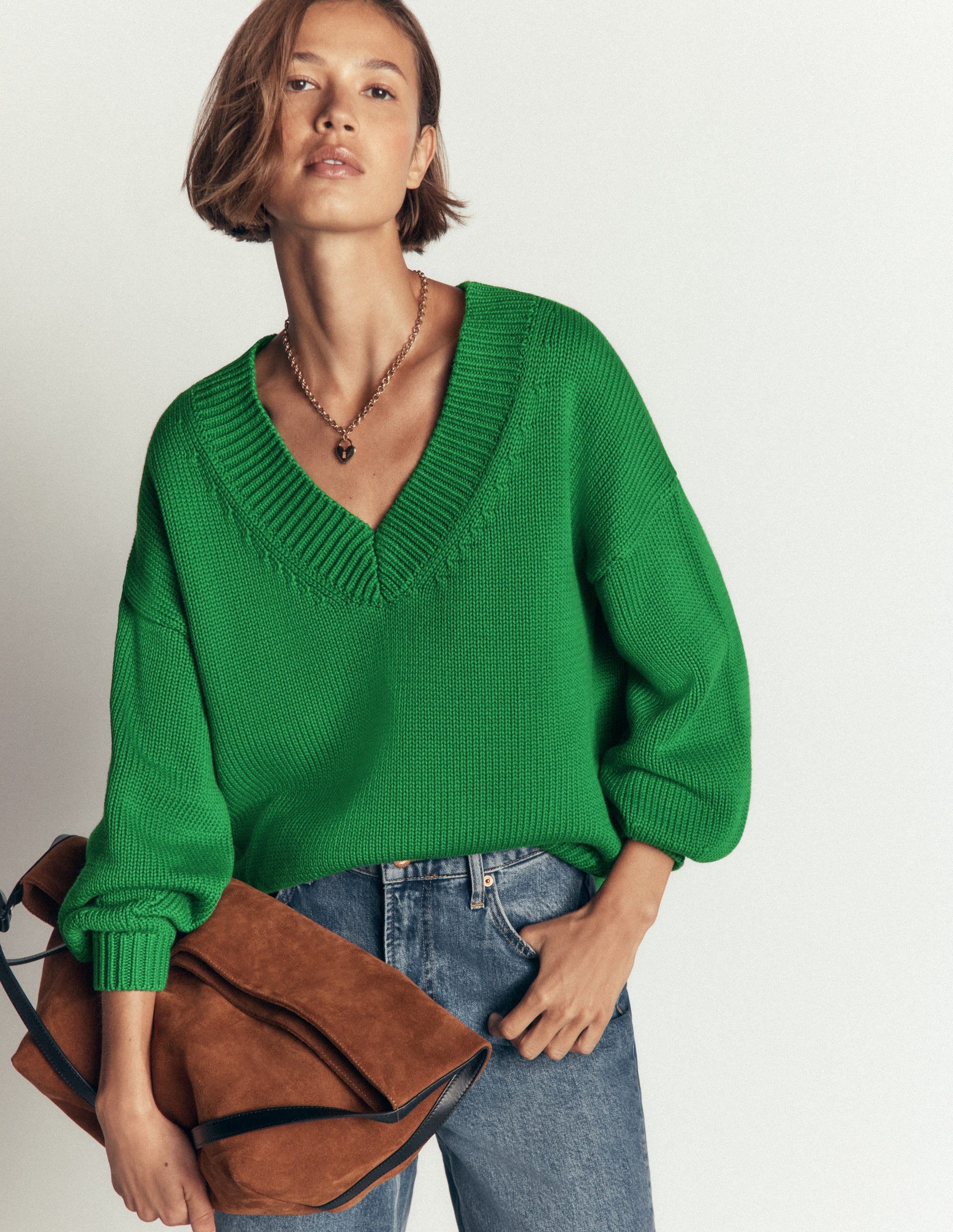 Lucy Cotton V-neck Jumper-Highland Green - Image 5