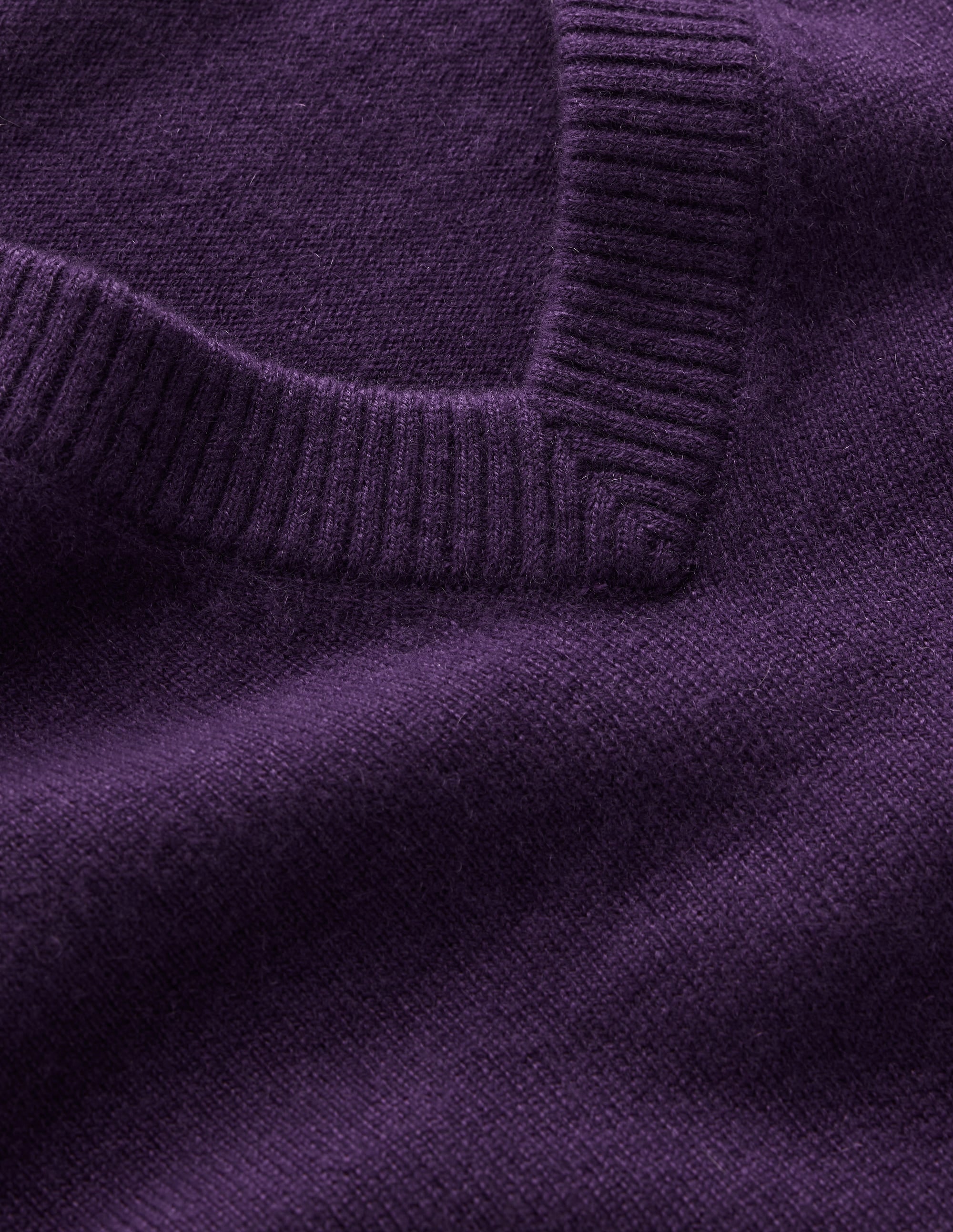 Elsie Cashmere V Neck Jumper-Deep Grape - Image 7