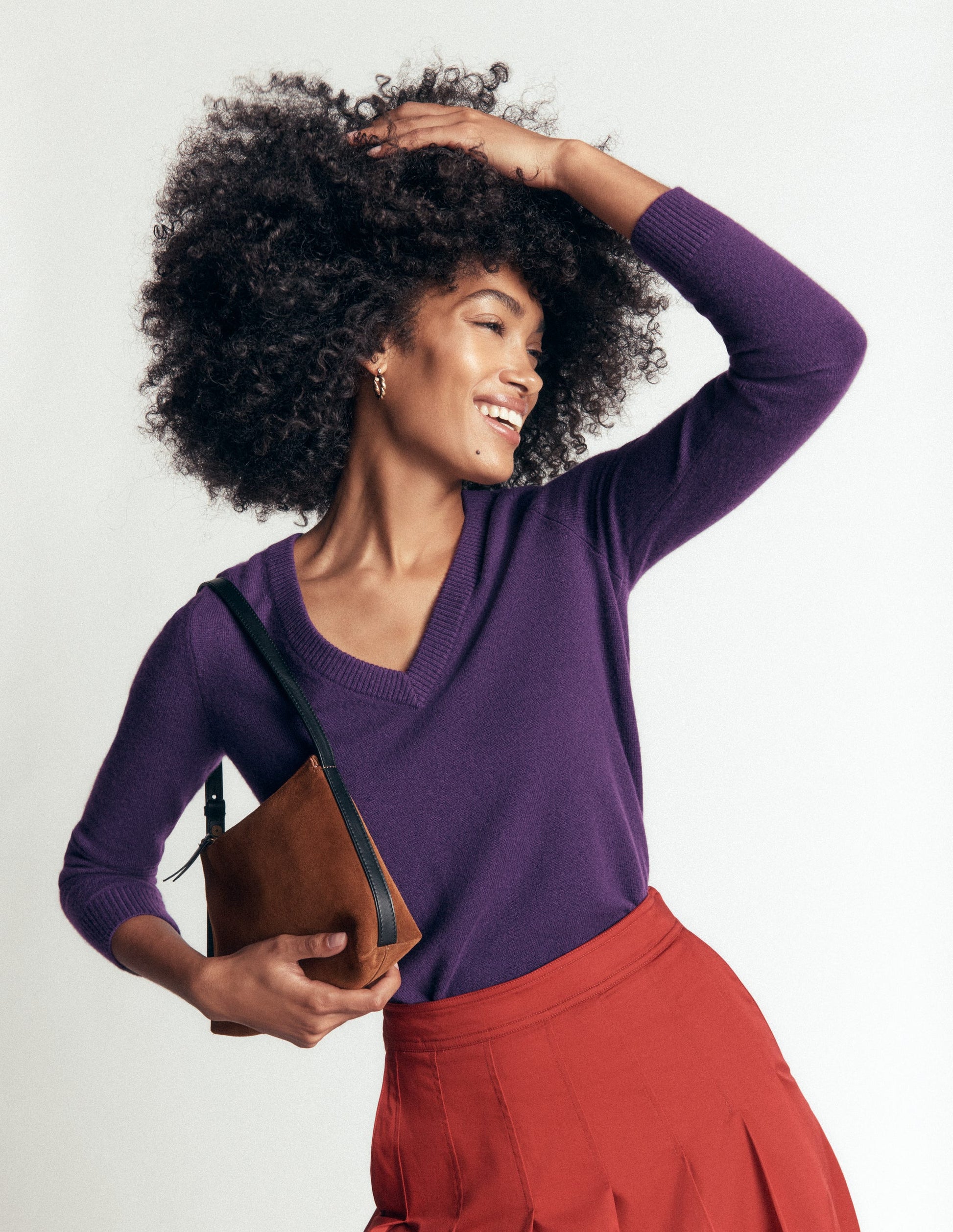 Elsie Cashmere V Neck Jumper-Deep Grape-5