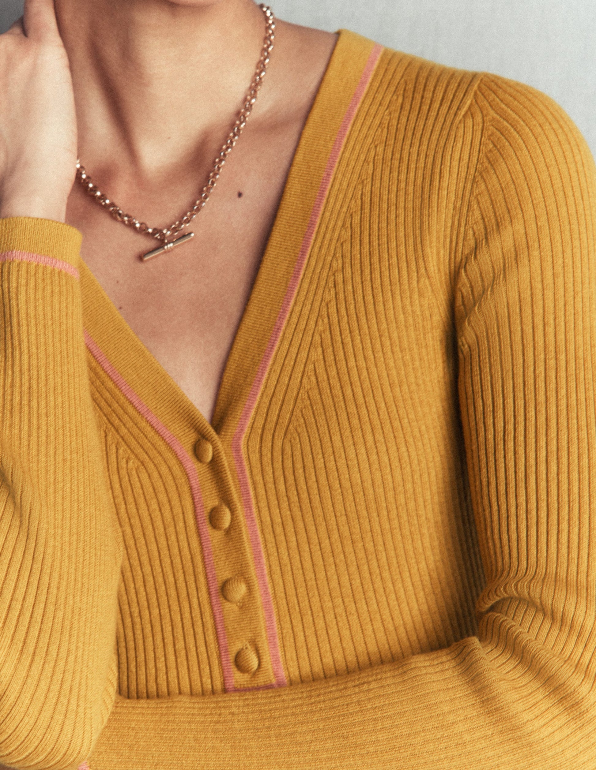 Paula Ribbed V Neck Jumper-Gold Wheat-2