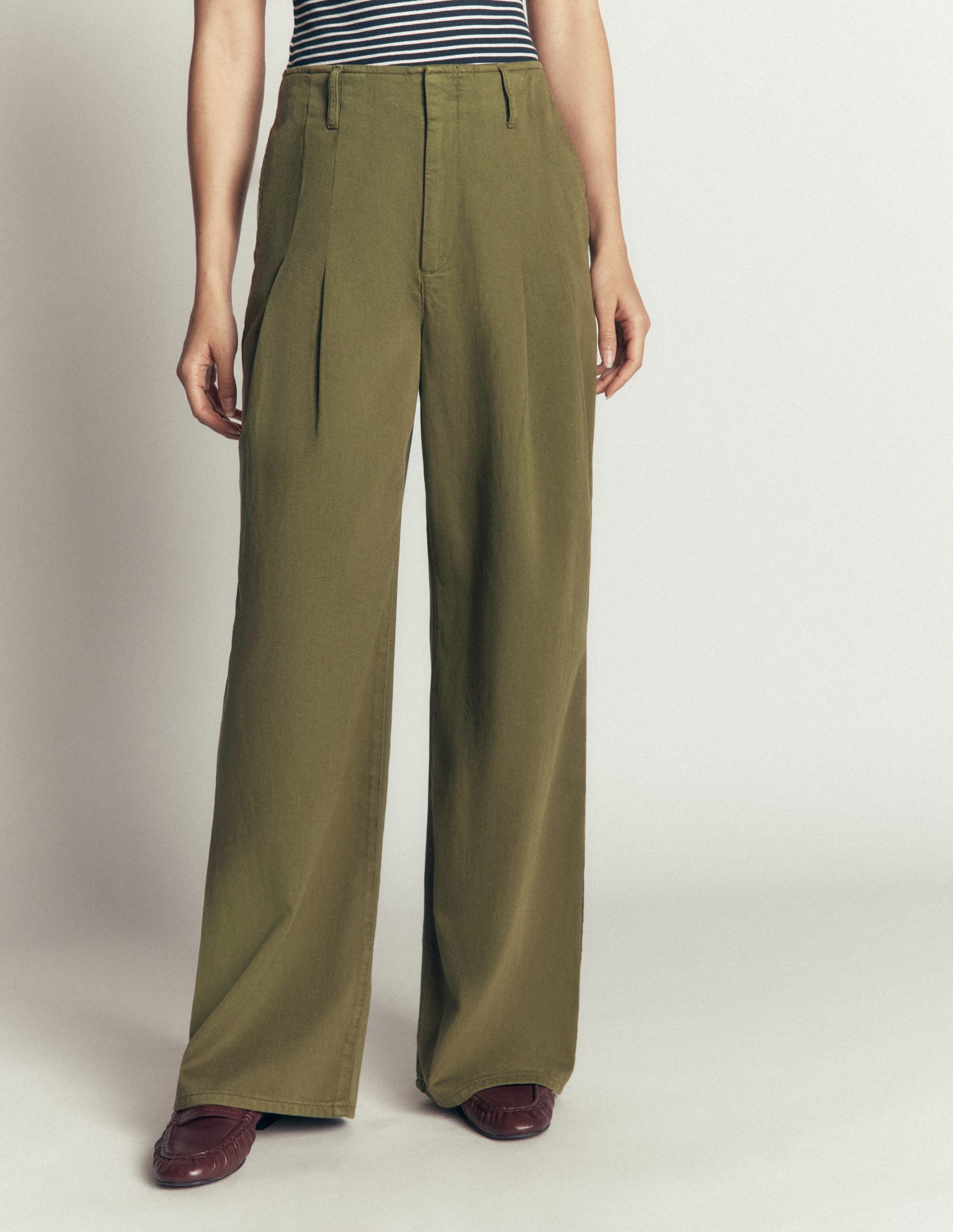 Mayfair Pleat Detail Trousers-Woodland Green - Image 4