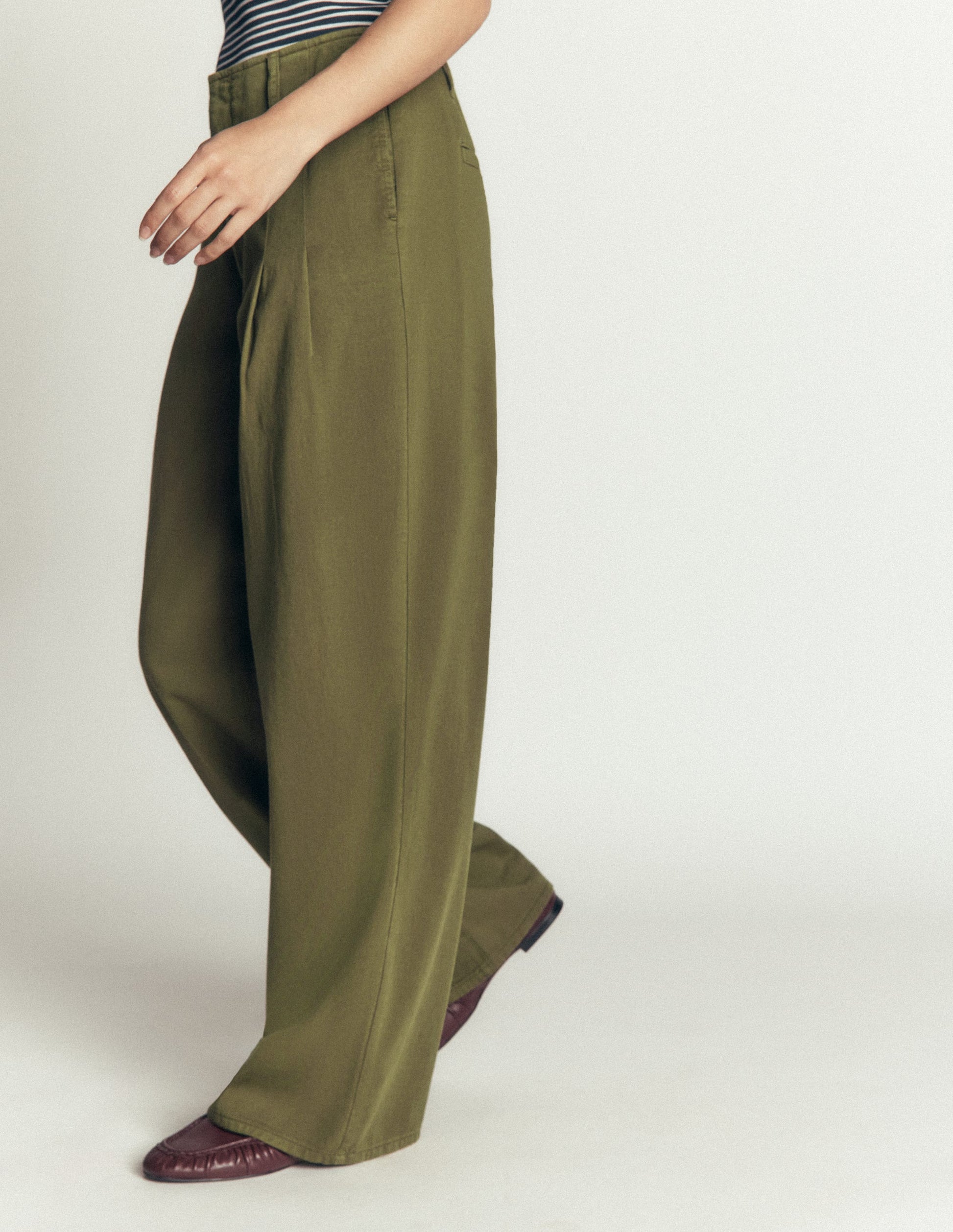 Mayfair Pleat Detail Trousers-Woodland Green-5
