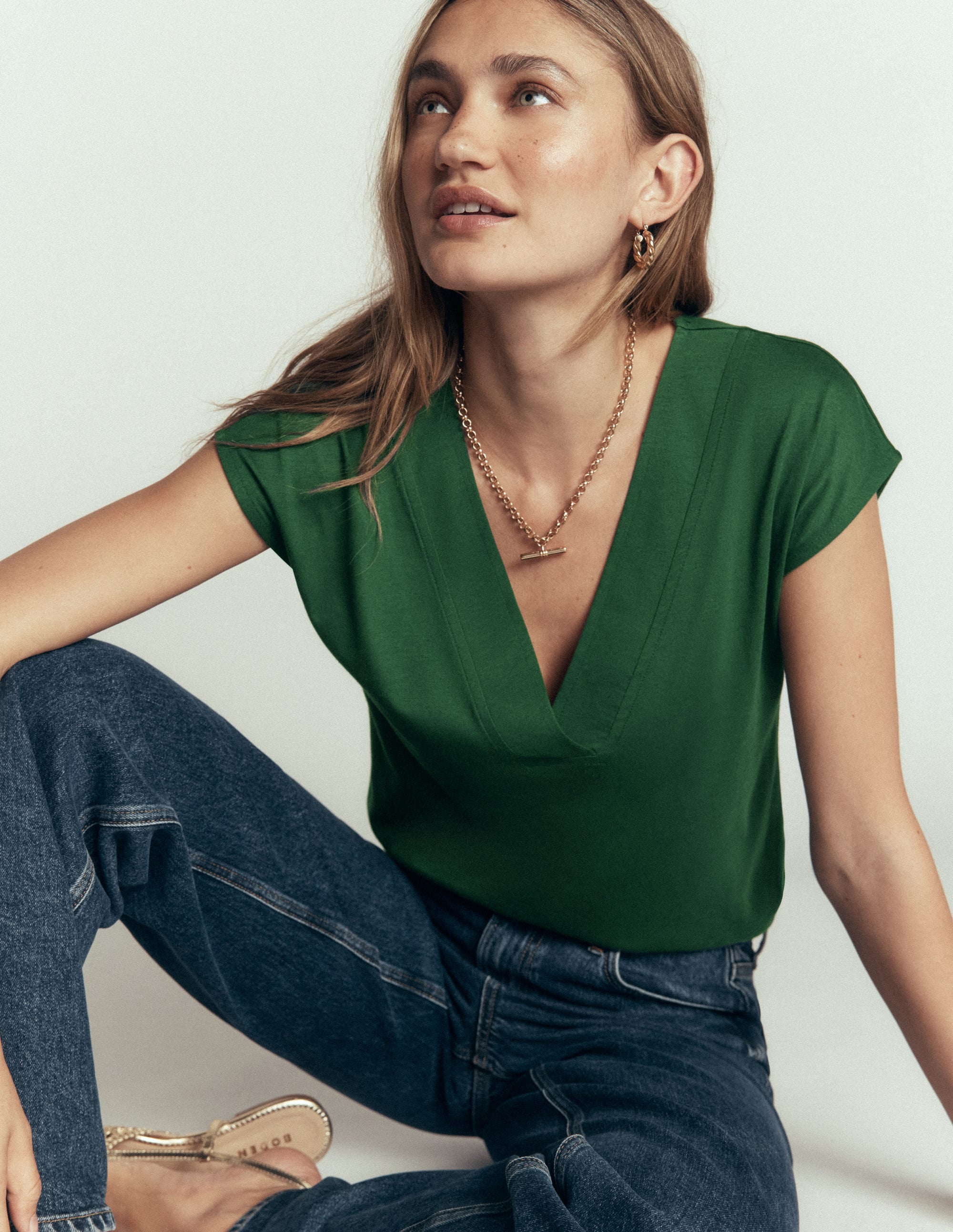 Imi Supersoft V-neck T-shirt-Hunter Green - Image 1
