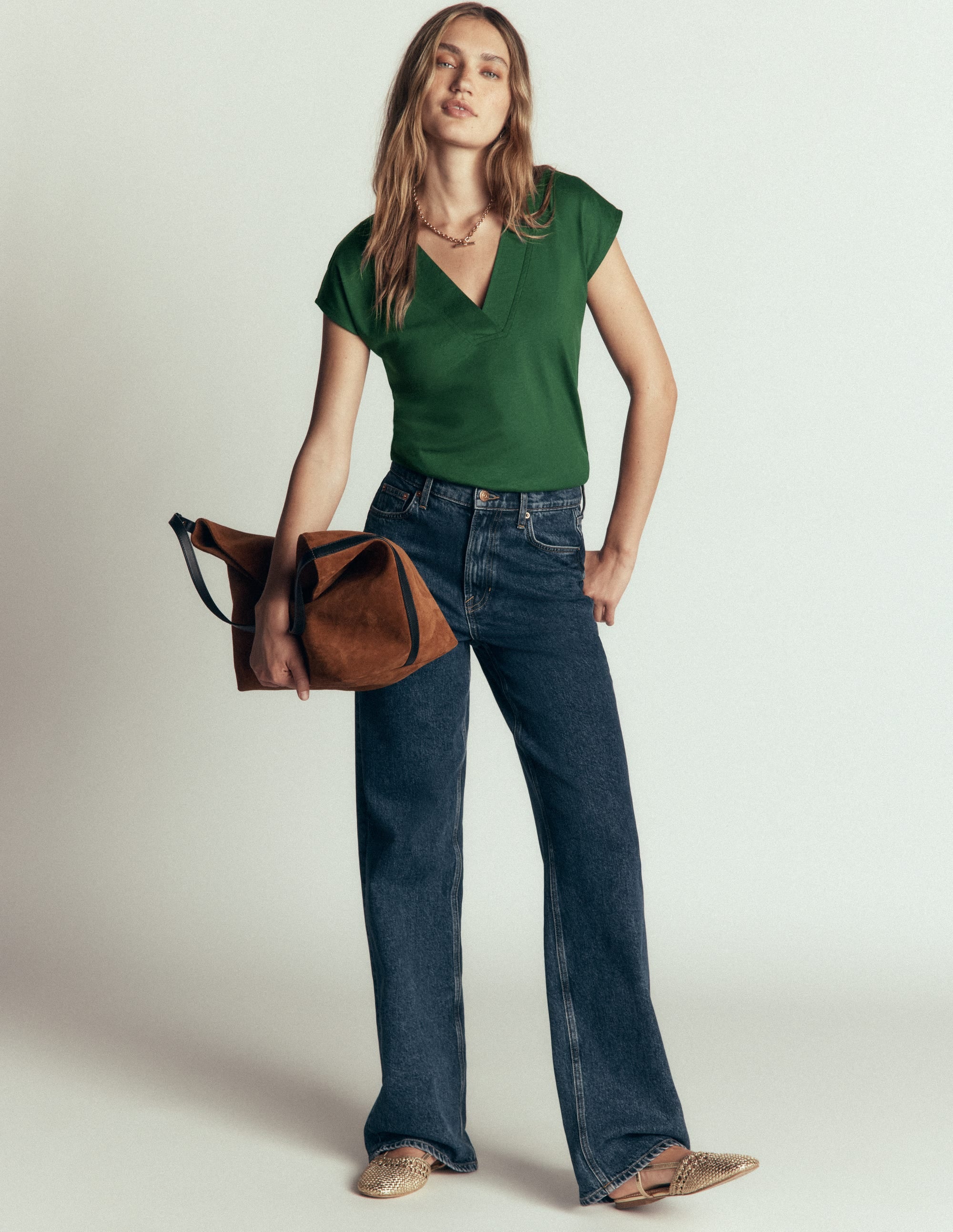 Imi Supersoft V-neck T-shirt-Hunter Green - Image 4