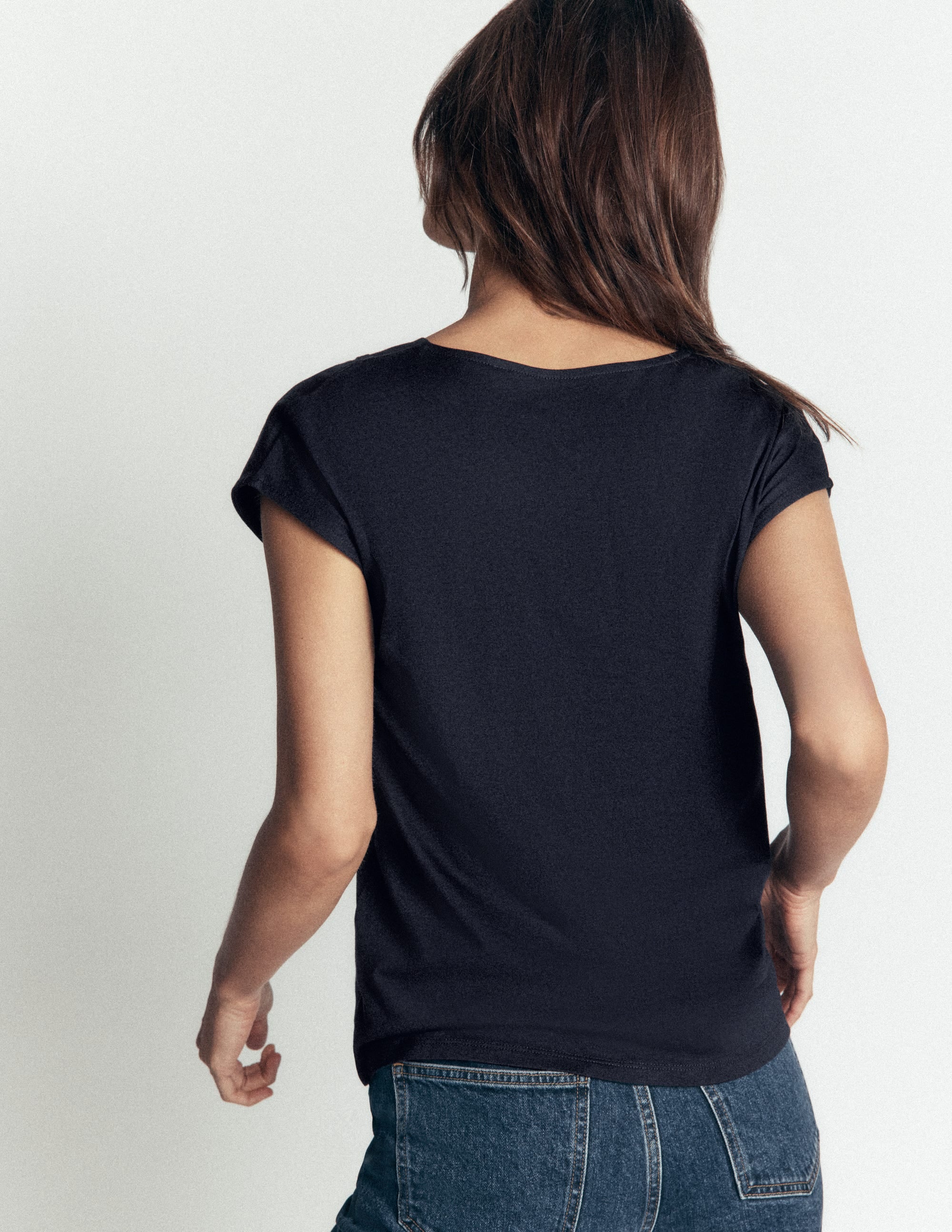 Imi Supersoft V-neck T-shirt-Navy - Image 3