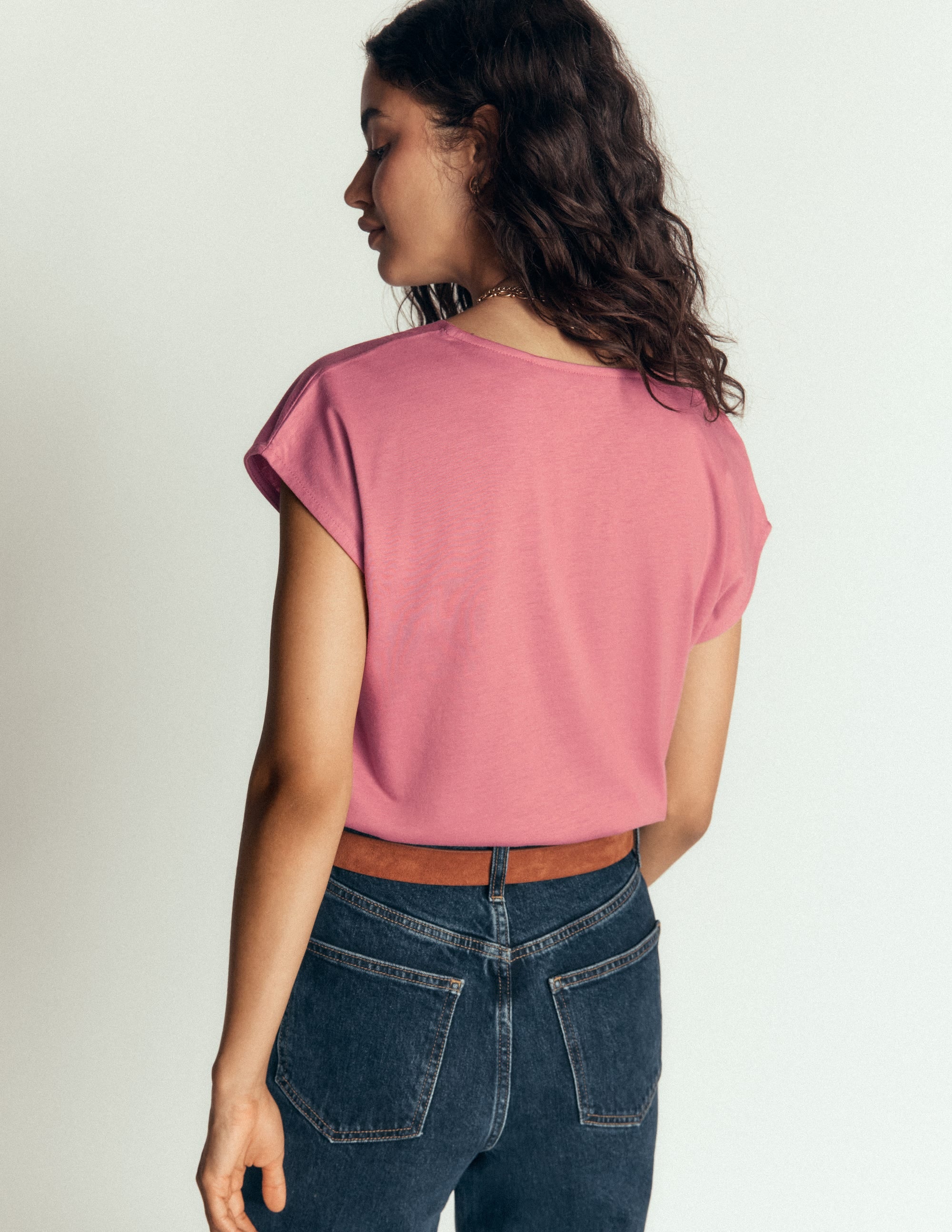Imi Supersoft V-neck T-shirt-Pink Heather - Image 3