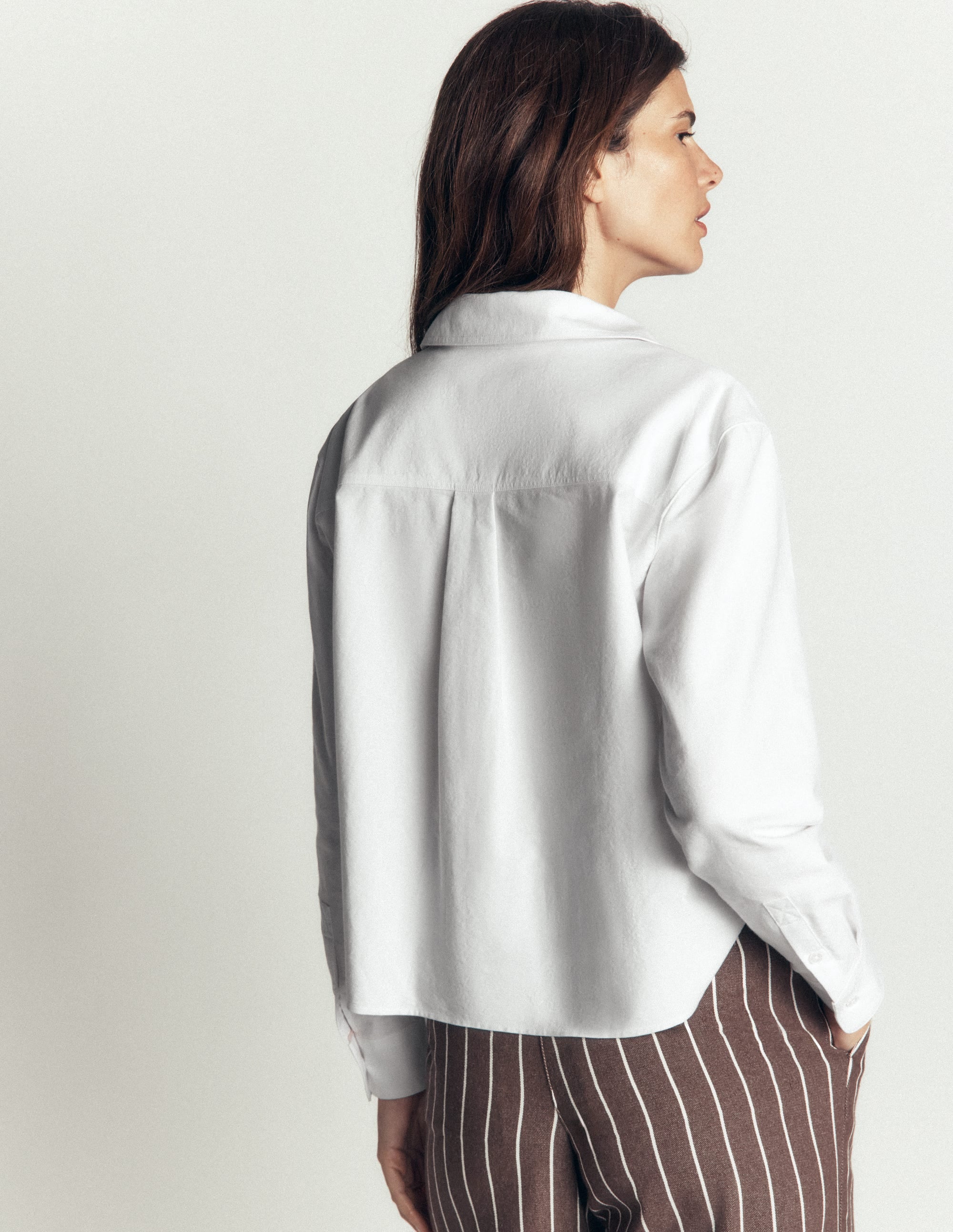 Sienna Cropped Cotton Shirt-White Oxford - Image 3