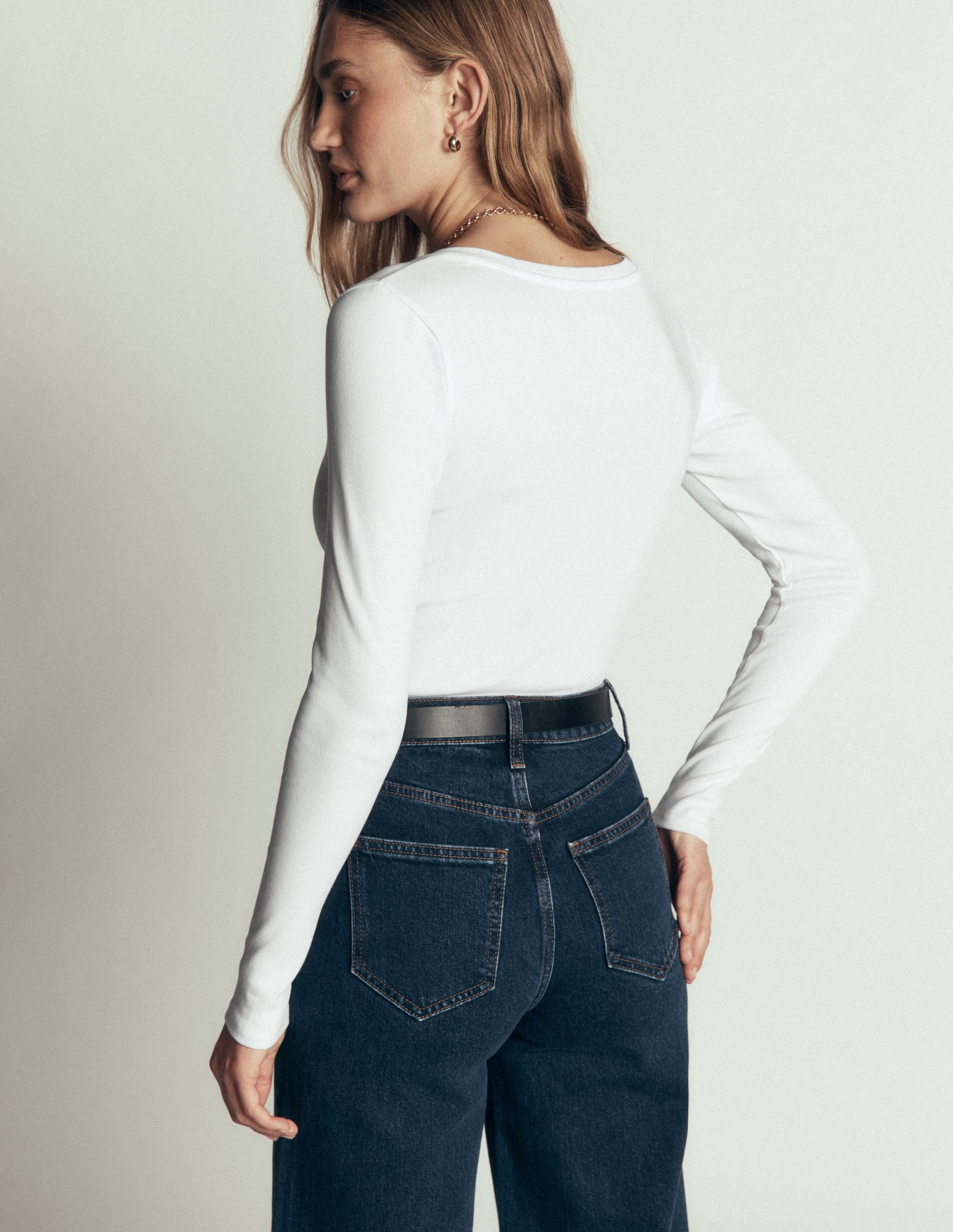 Essential V Neck Top-White - Image 3