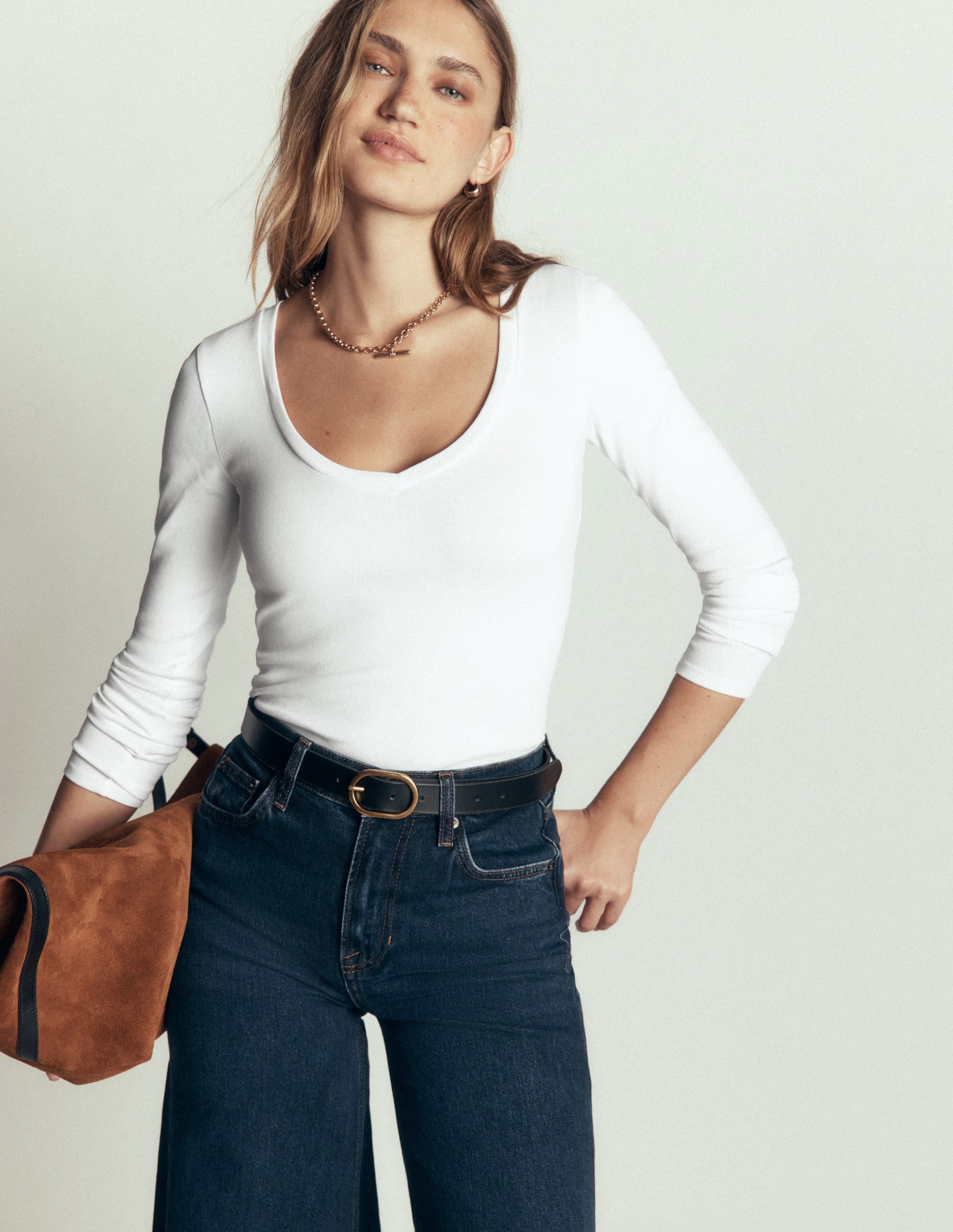 Essential V Neck Top-White - Image 5