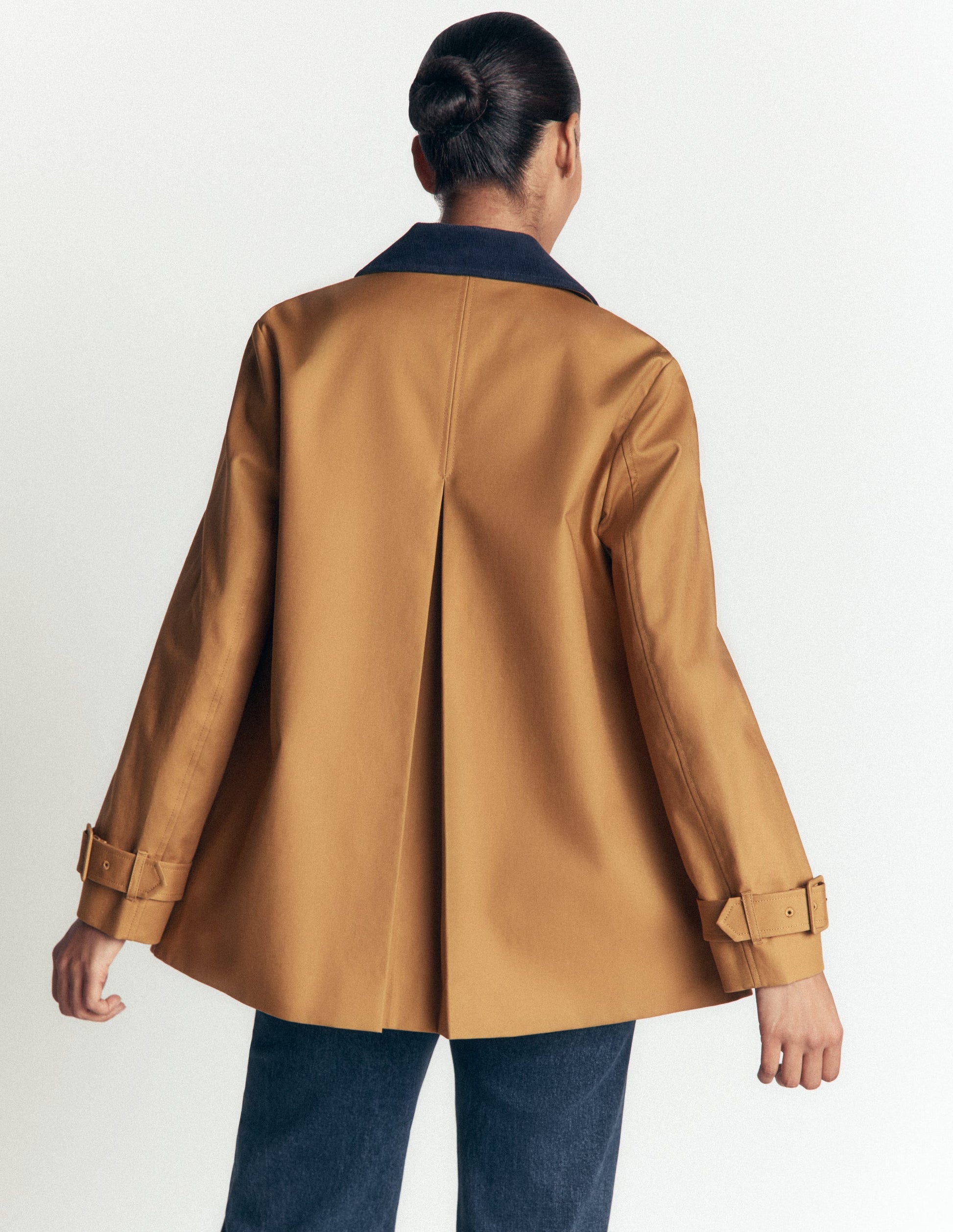 Swing Box Short Trench-Camel-4