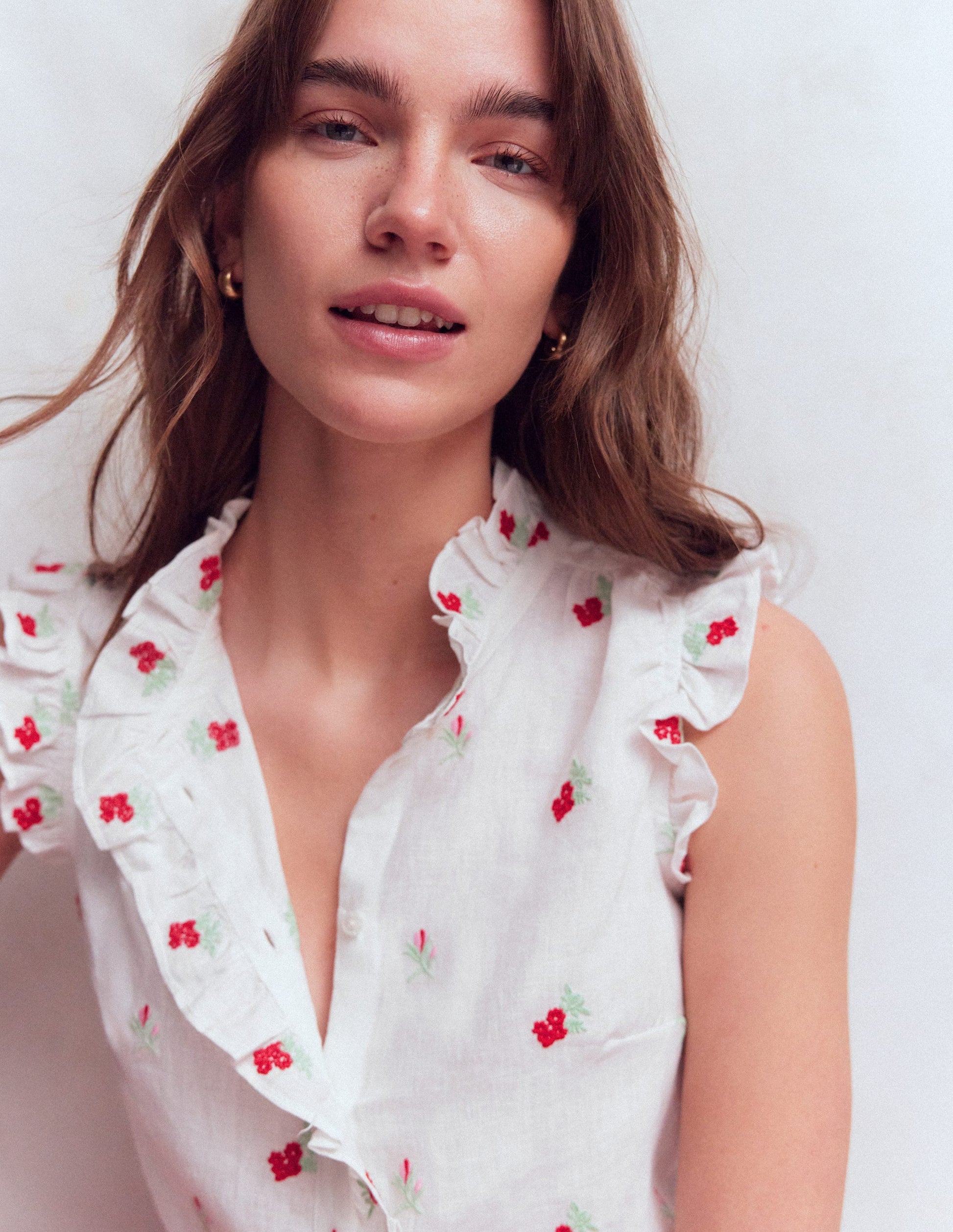 Isabel Sleeveless Linen Top-Floral Embroidery-2