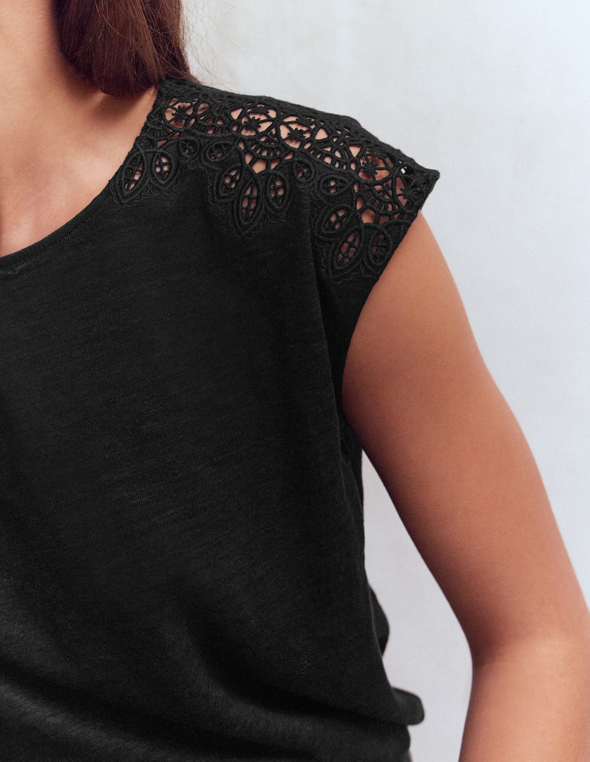 Tara Cutwork Linen Tee-Black - Image 2