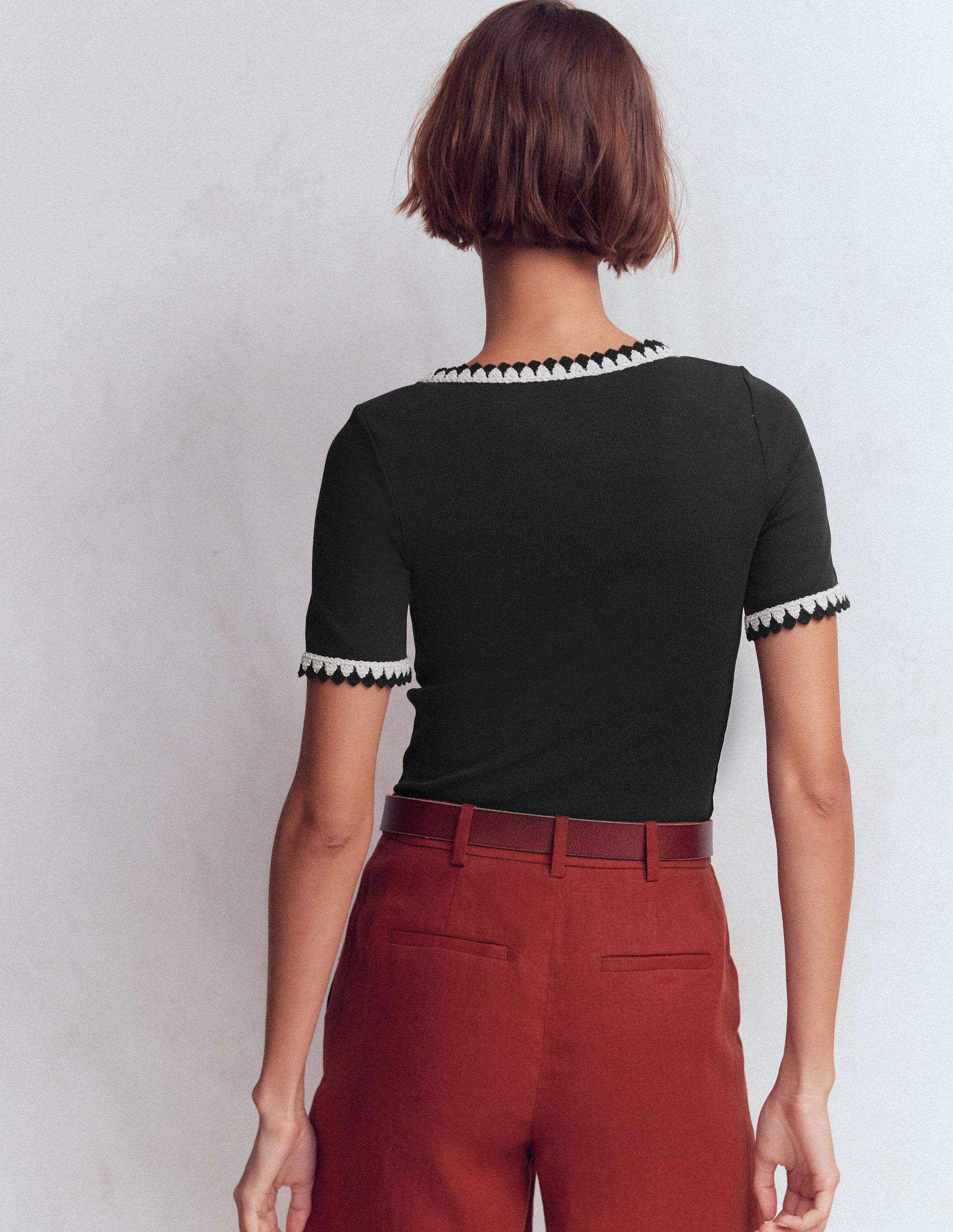 Maddie Trim Detail T-Shirt-Black-3