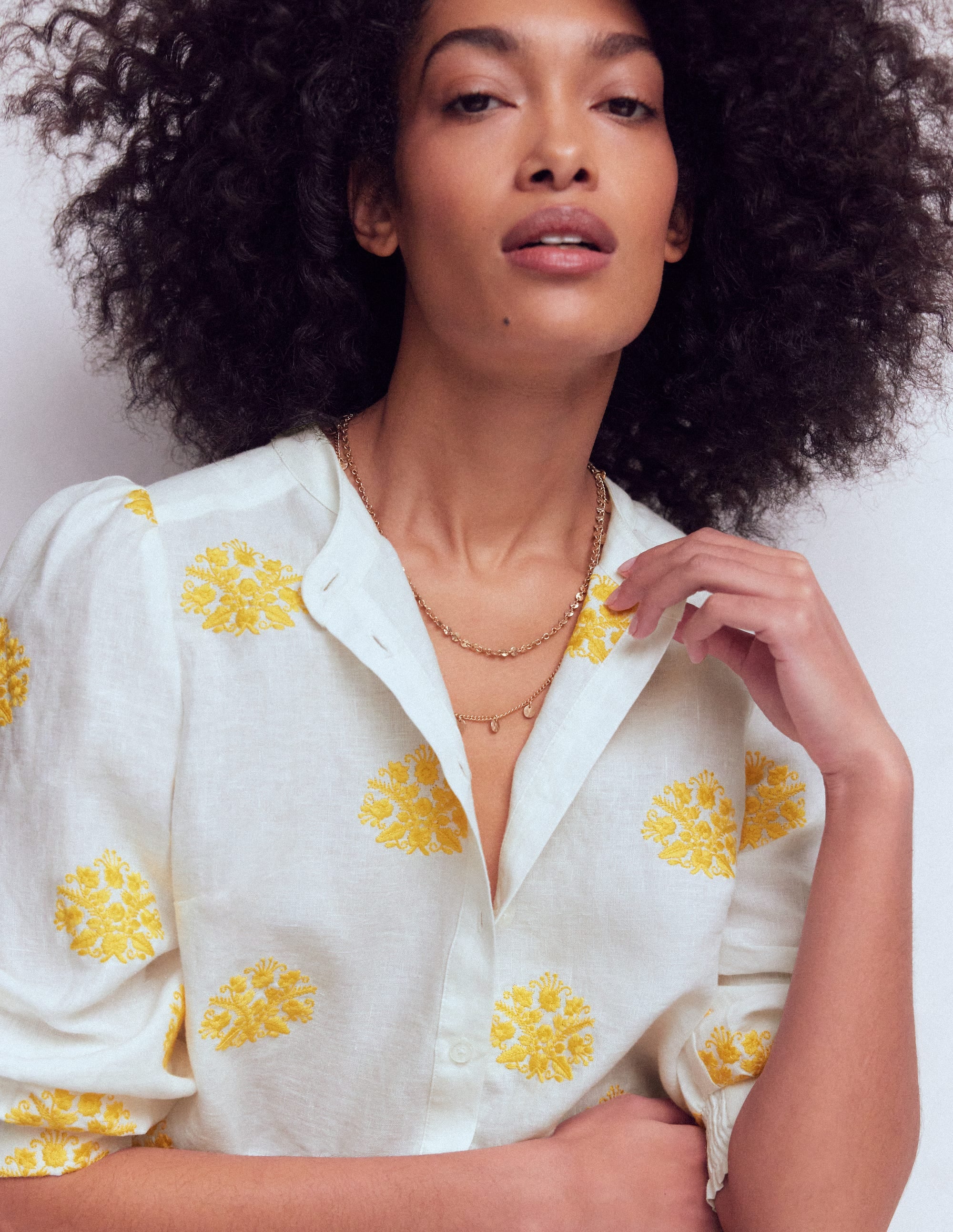 Hammered Disc Layered Necklace-Gold Colour - Image 2
