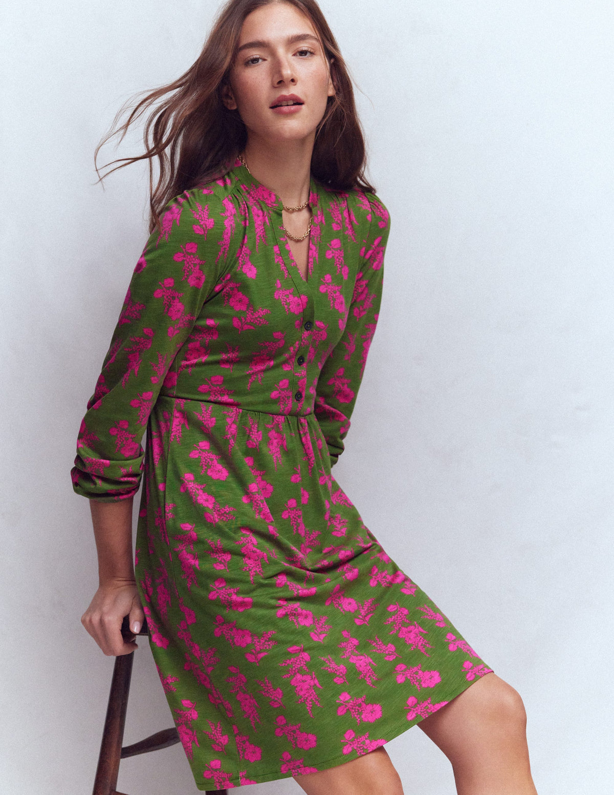 Amy Short Jersey Dress-Olive, Blossomy Sprig - Image 2