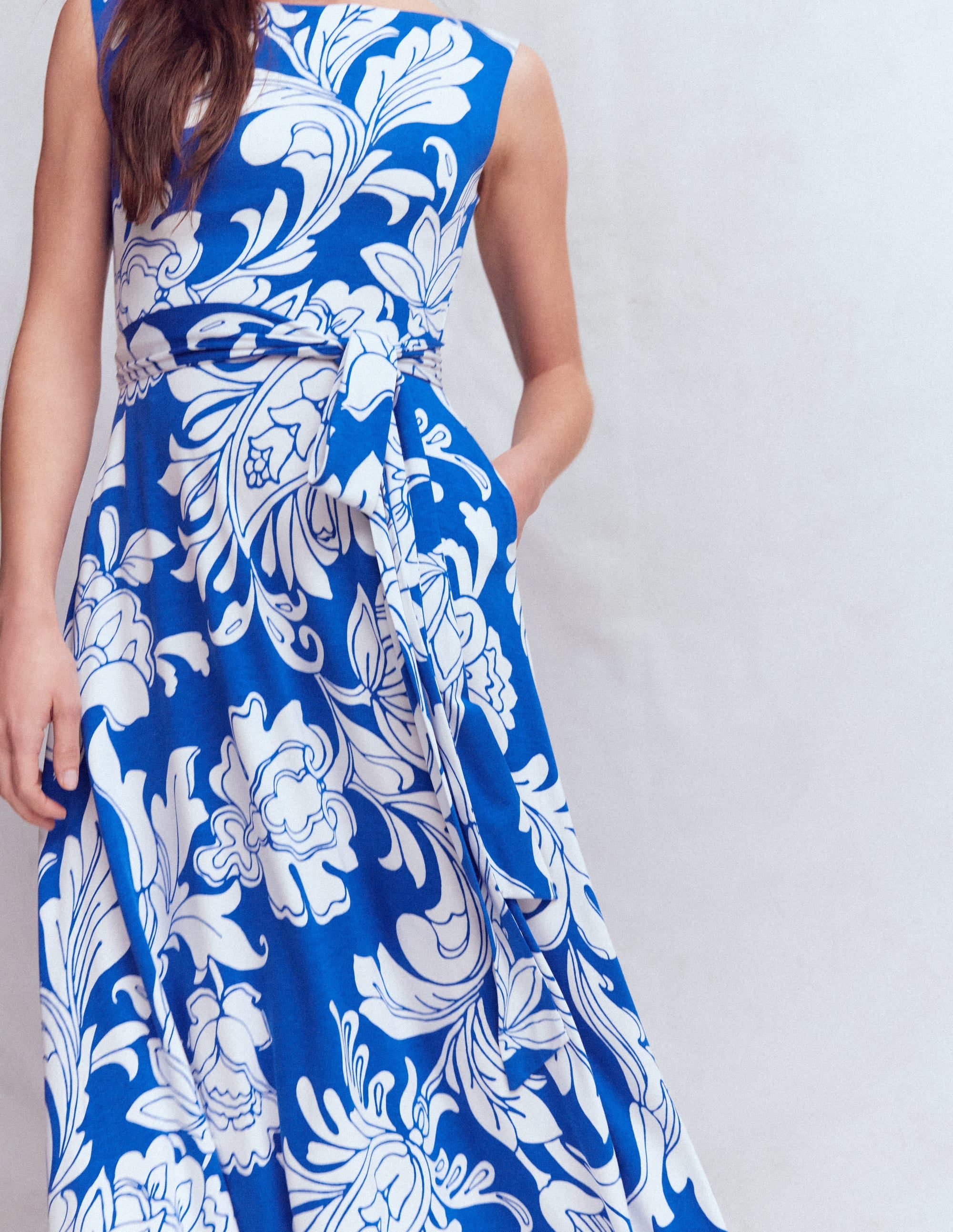 Tamsin Jersey Midi Dress-Blue, Botanical Flourish Mono - Image 2