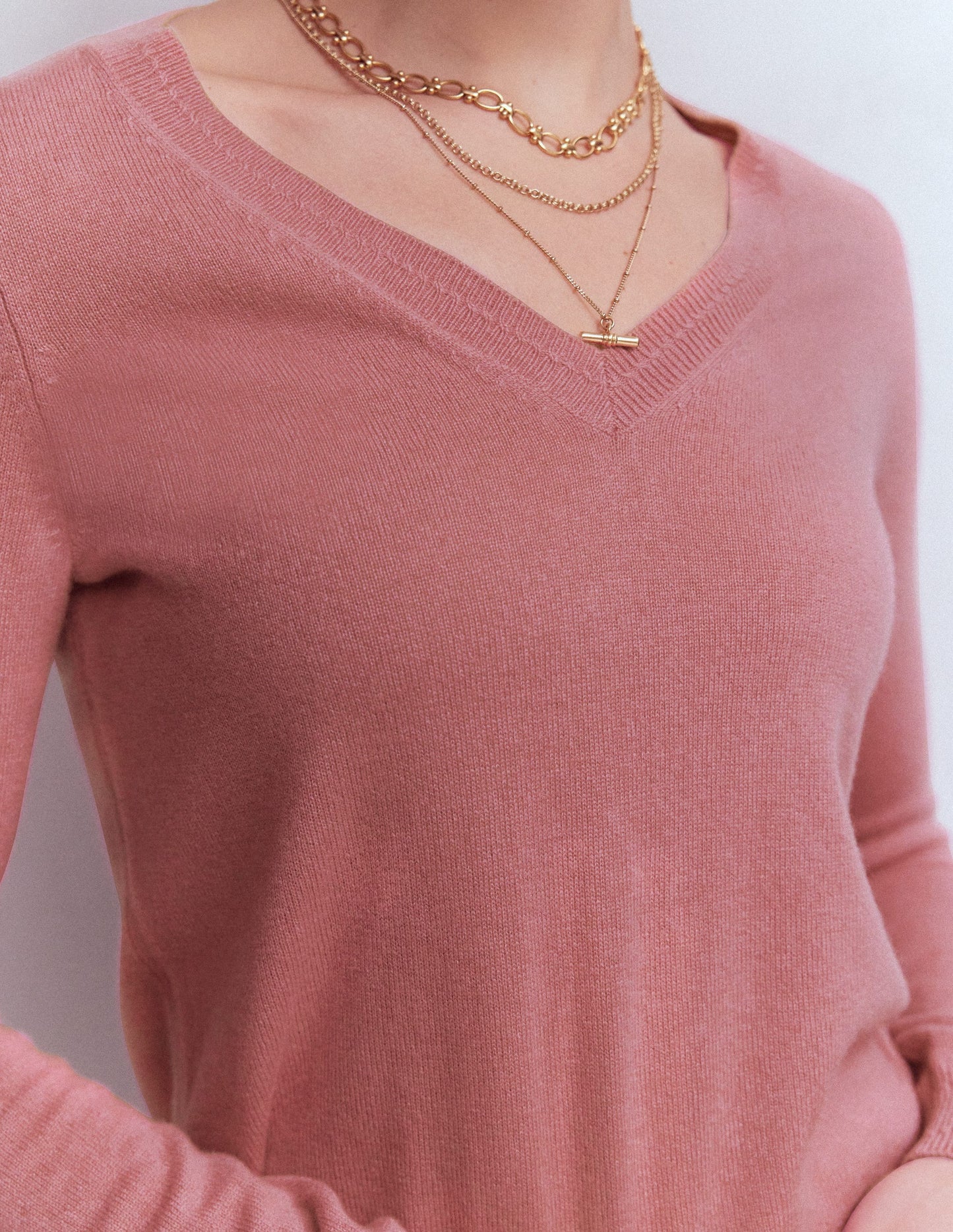 Eva Cashmere V-neck Jumper-Camelia Pink