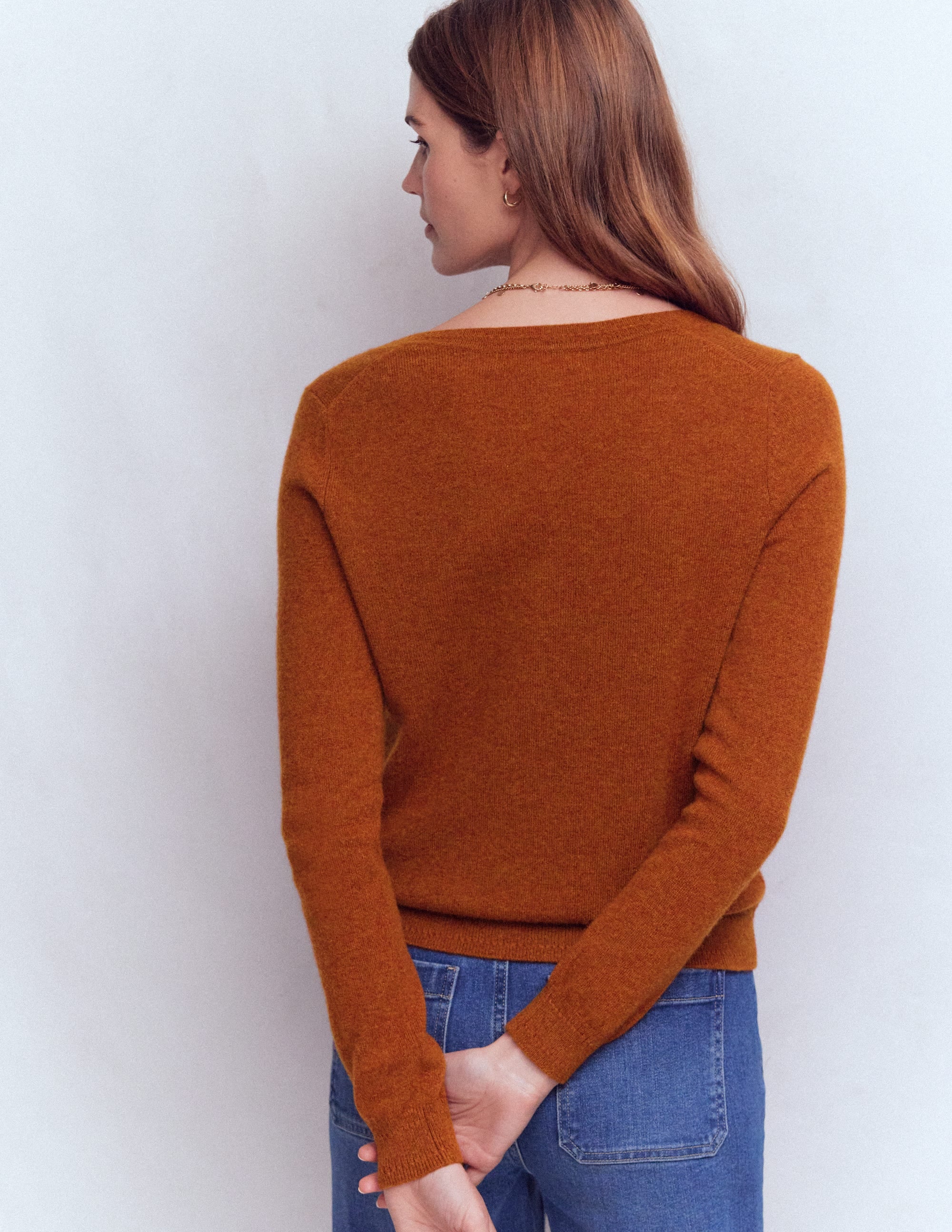 Eva Cashmere V-neck Jumper-Cognac Melange - Image 3