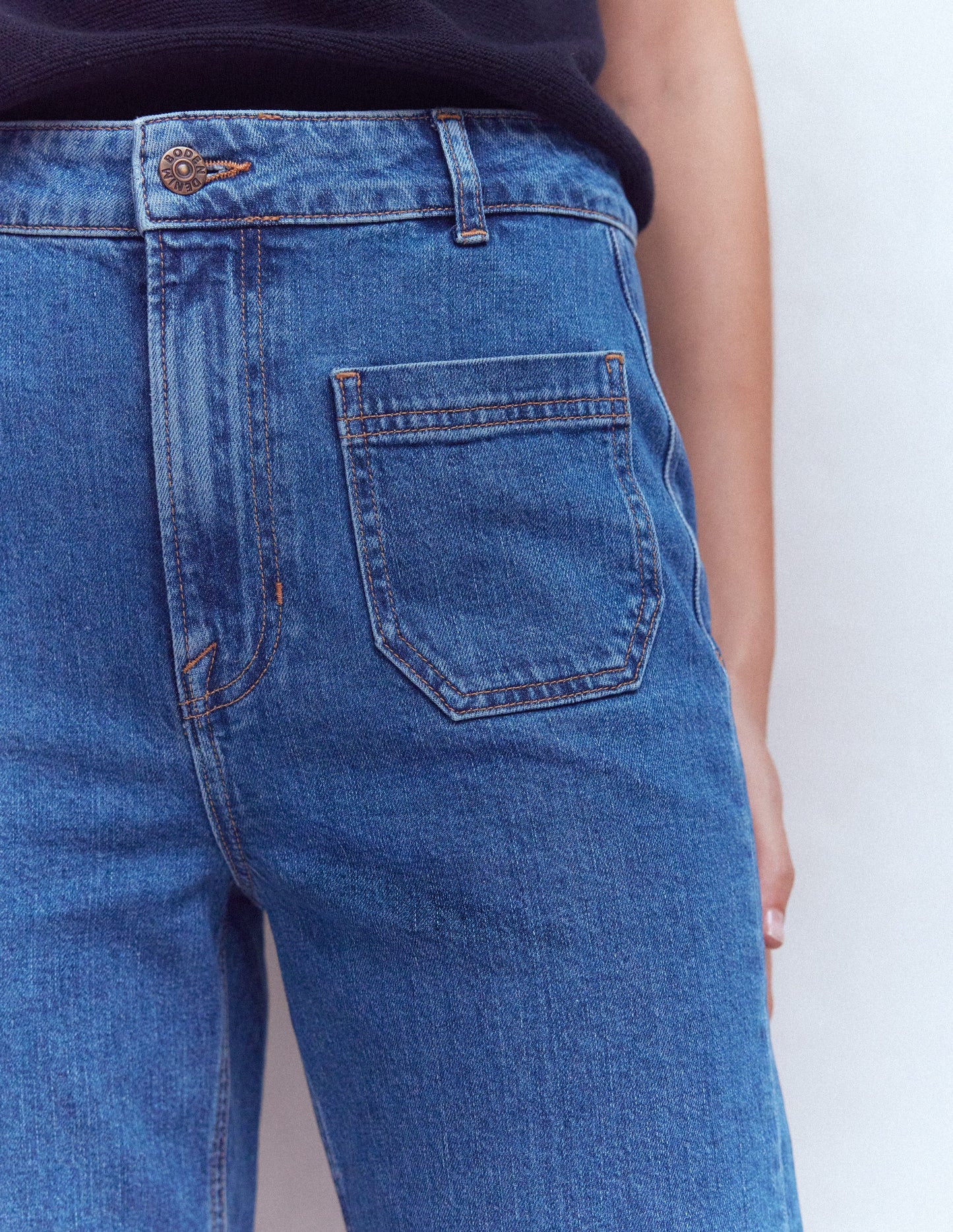 Straight Leg Pocket Jeans-Mid Vintage