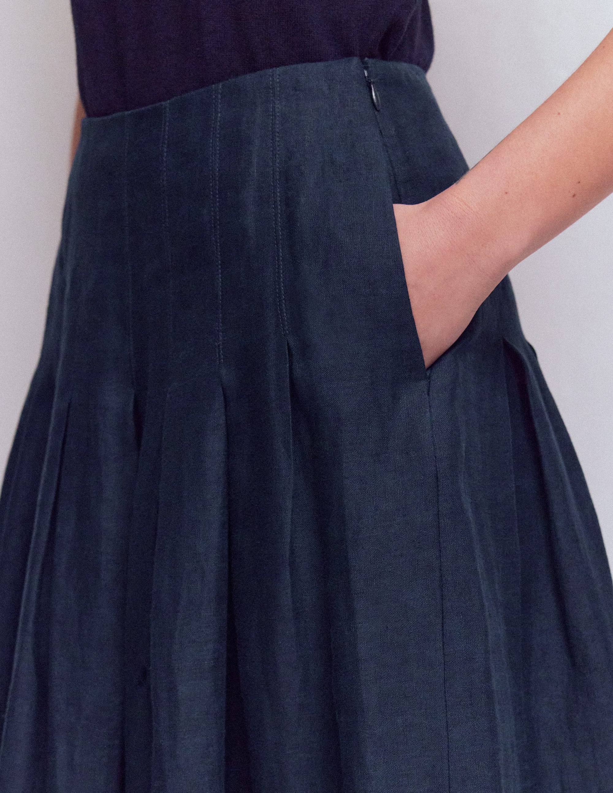 Valentina Linen Skirt-Navy - Image 2