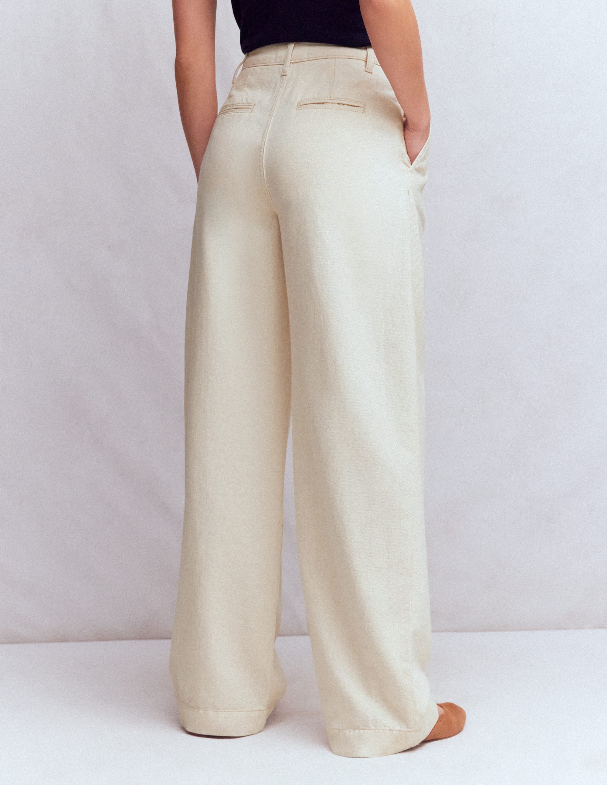 Pleated Wide Leg Jeans-Ecru - Image 3