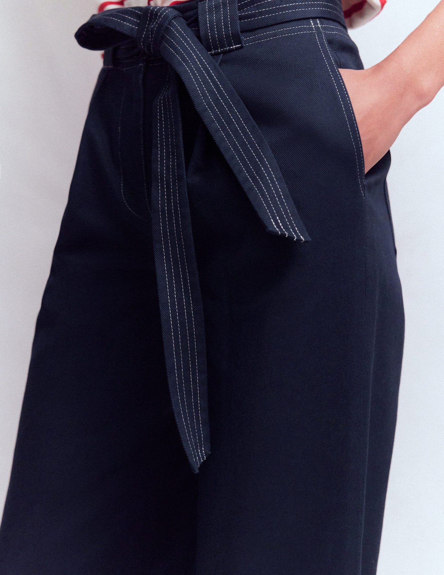 Belted Barrel Leg Trousers-Navy