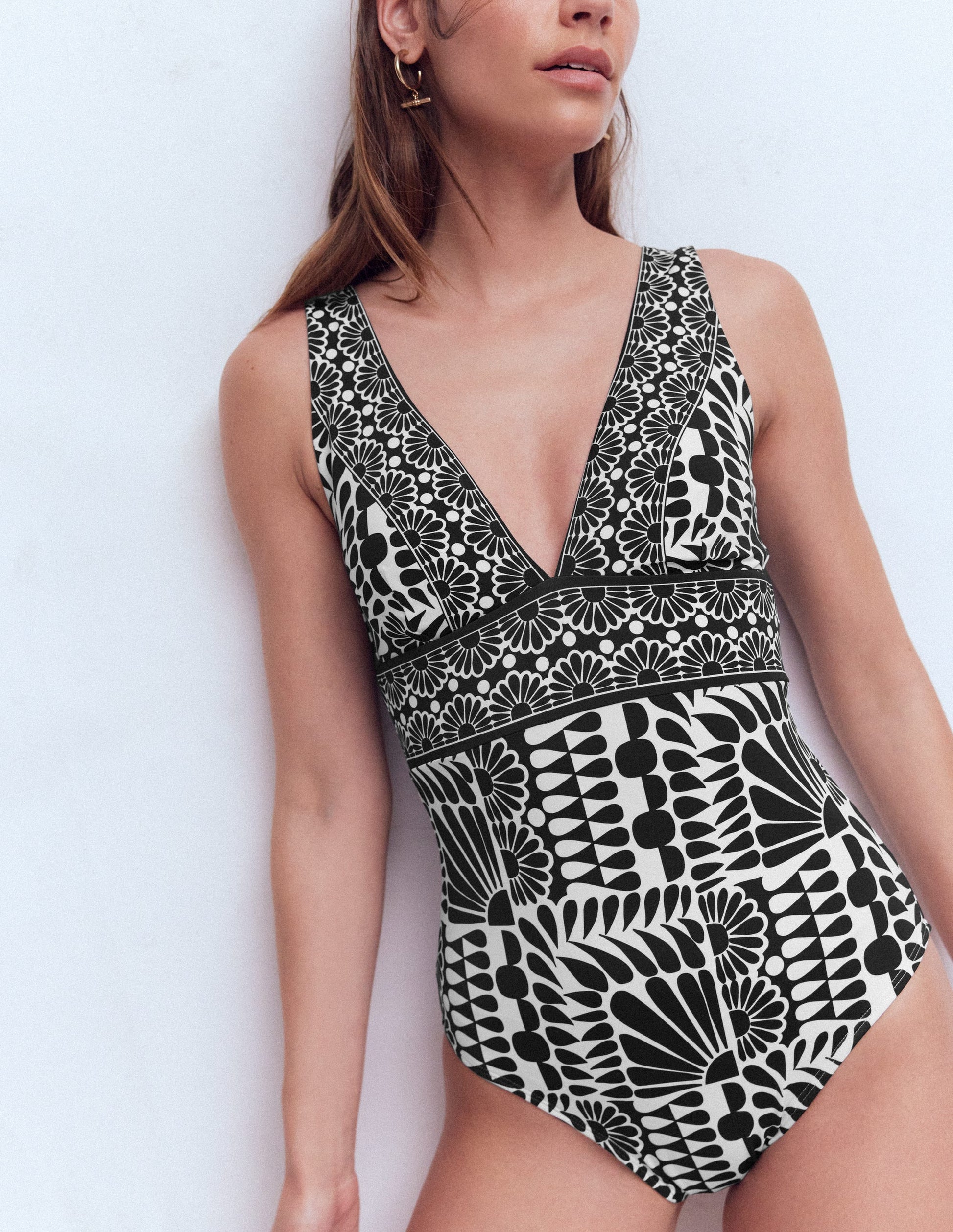 Porto V-neck Swimsuit-Black, Geo Stamp-4