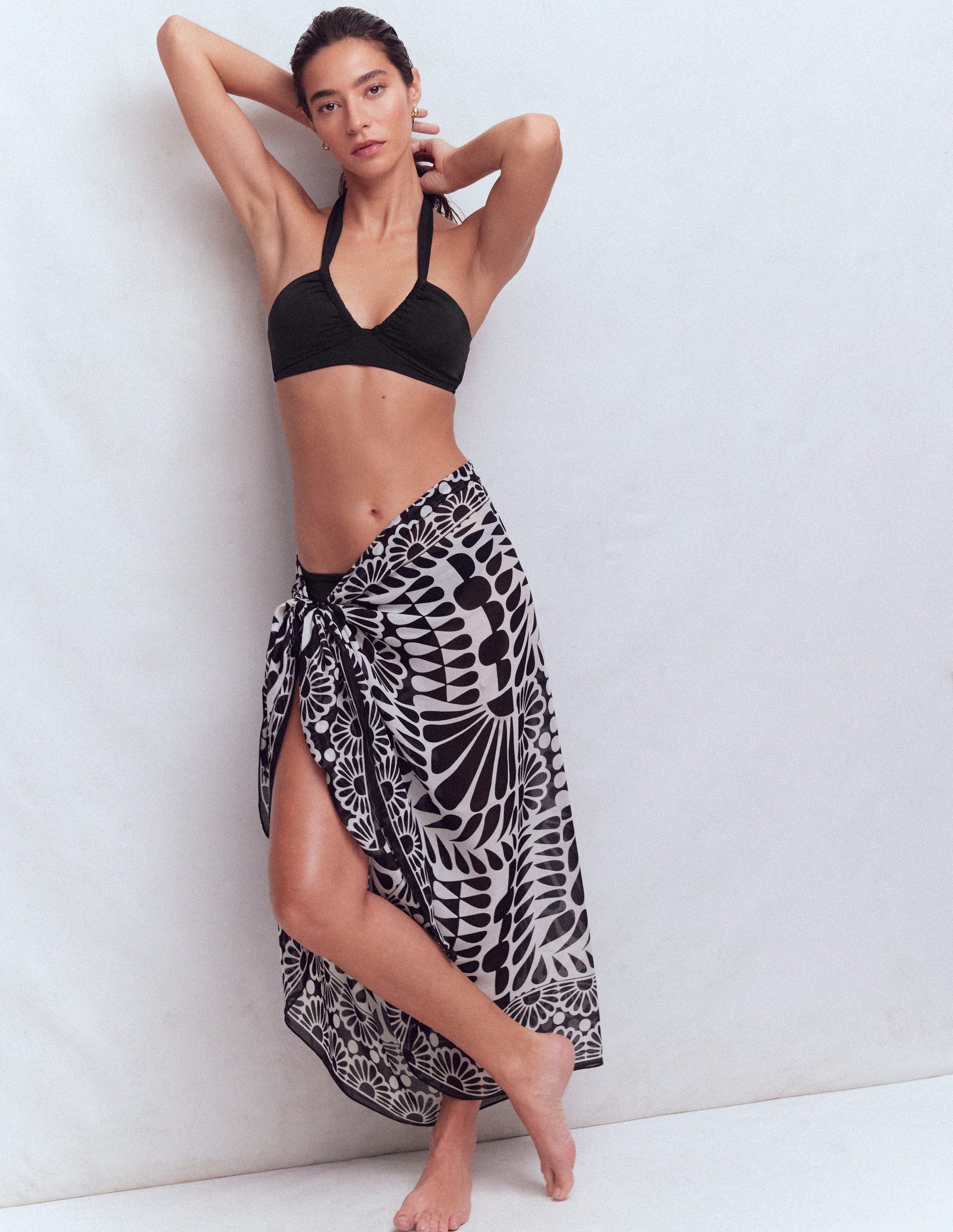 Minori Halter Tie Bikini Top-Black-4