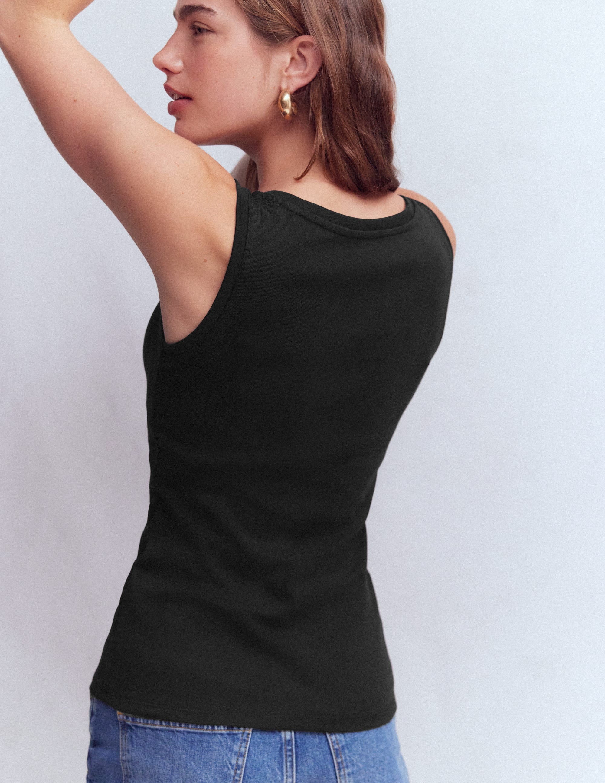 Essential Scoop-Neck Vest-Black - Image 3