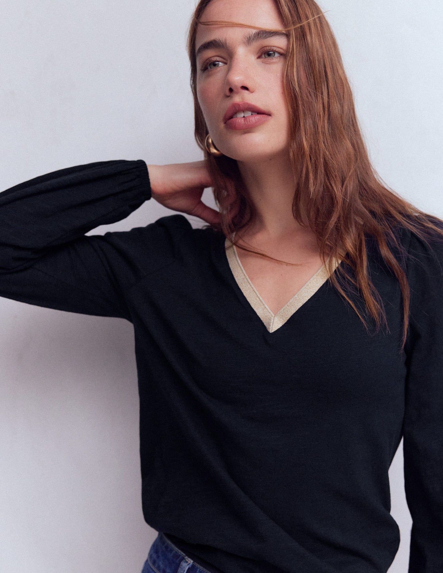 Metallic Trim V-neck Top-Navy