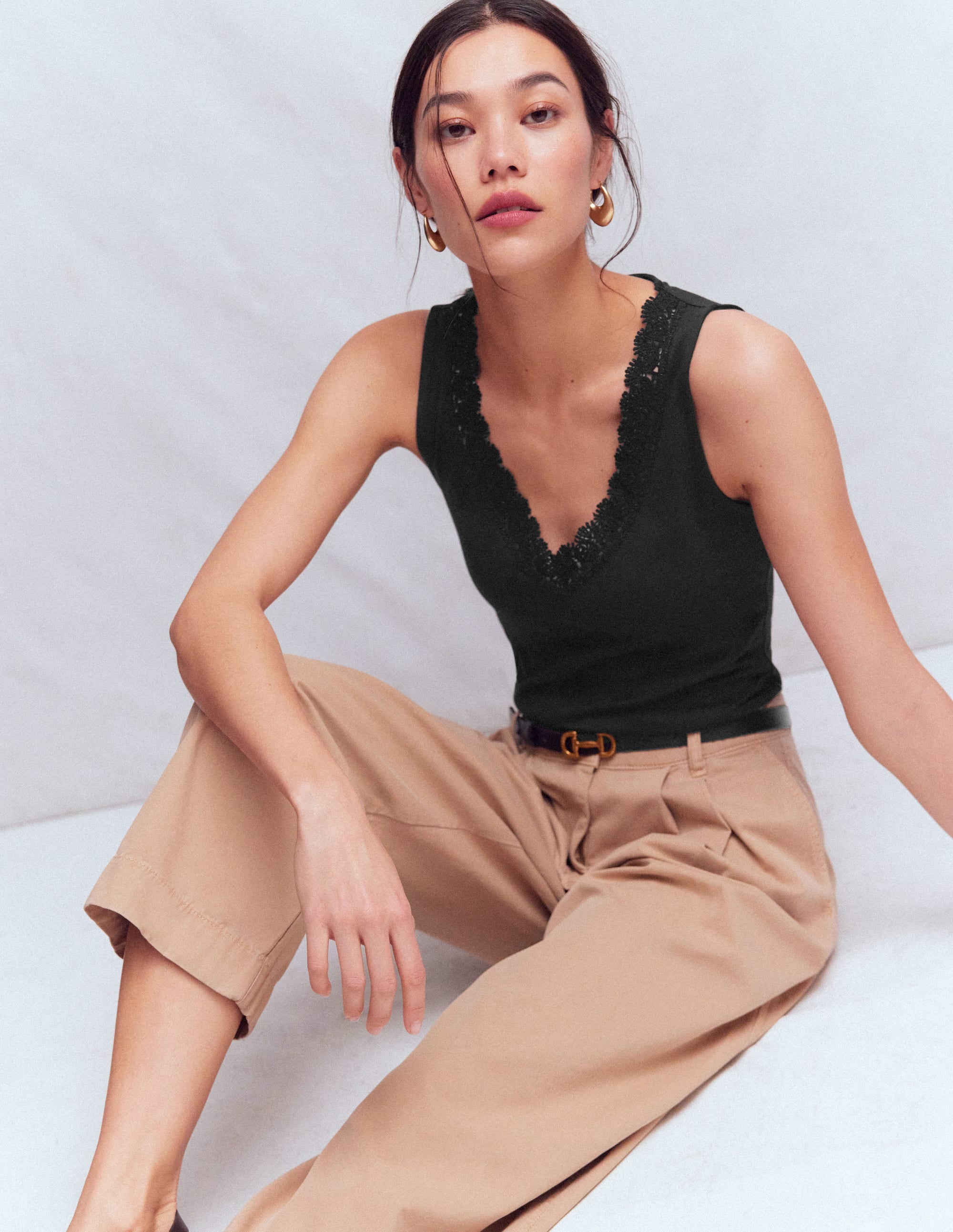Supersoft V Neck Trim Vest-Black Beauty - Image 4