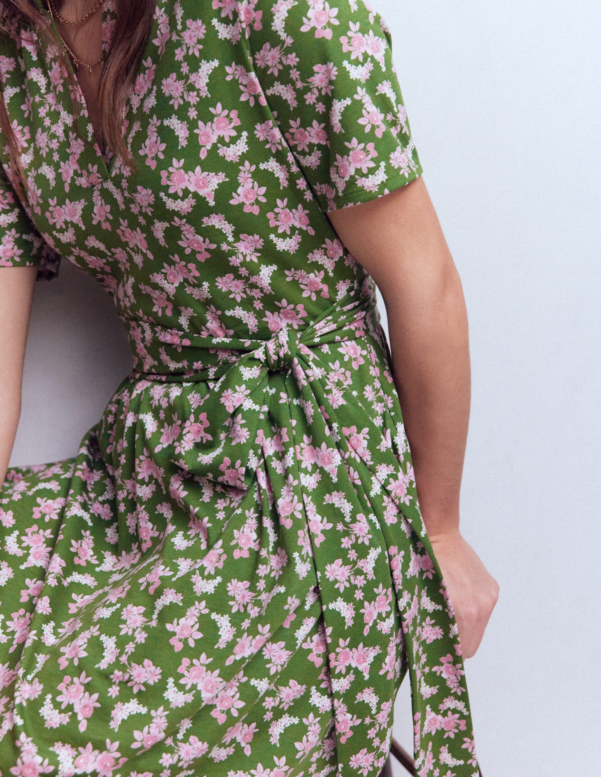 Daisy Flippy Jersey Dress-Promenade Green, Dainty Blooms-2