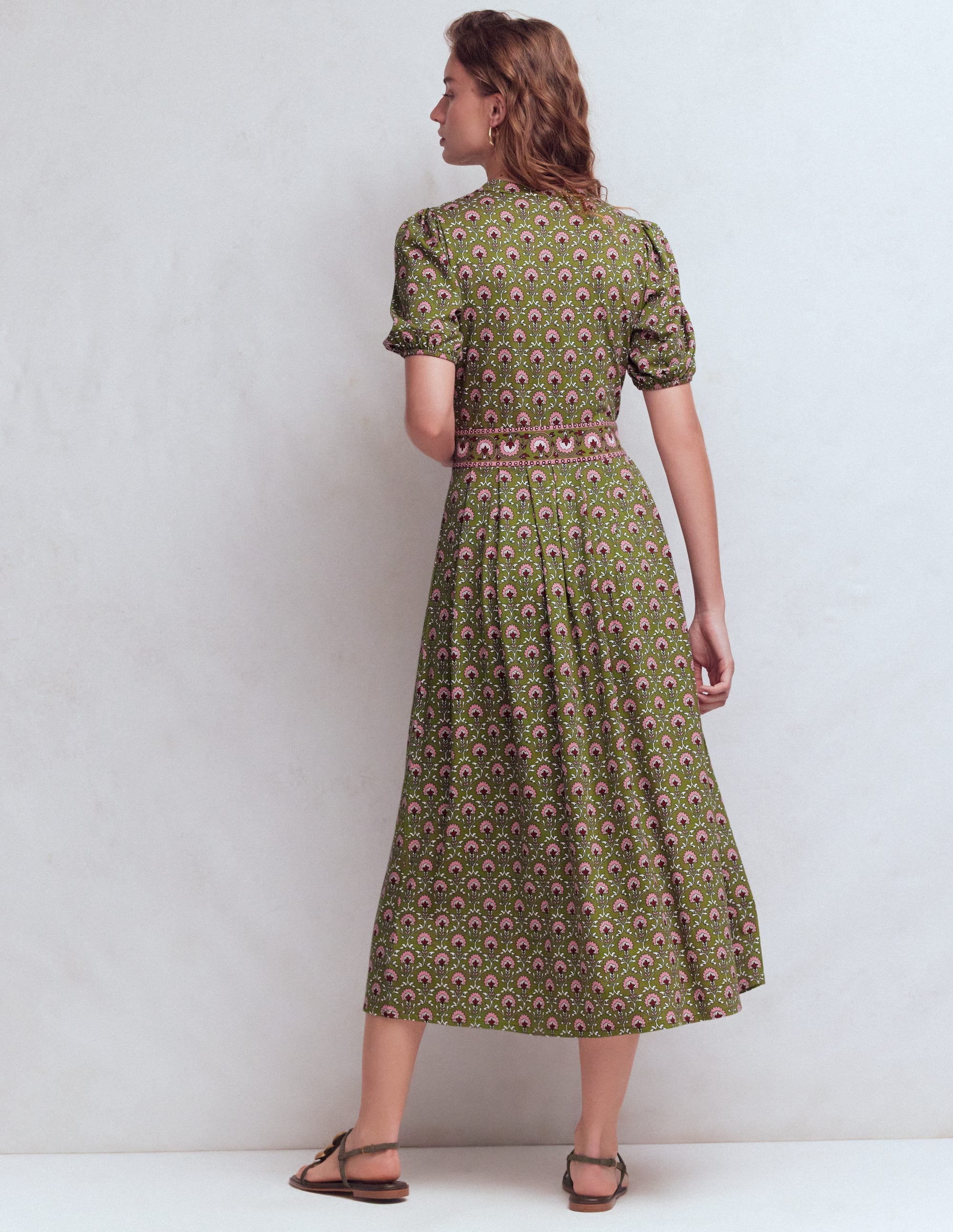 Amber Pleat Jersey Midi Dress-Olive, Flower Lattice - Image 3