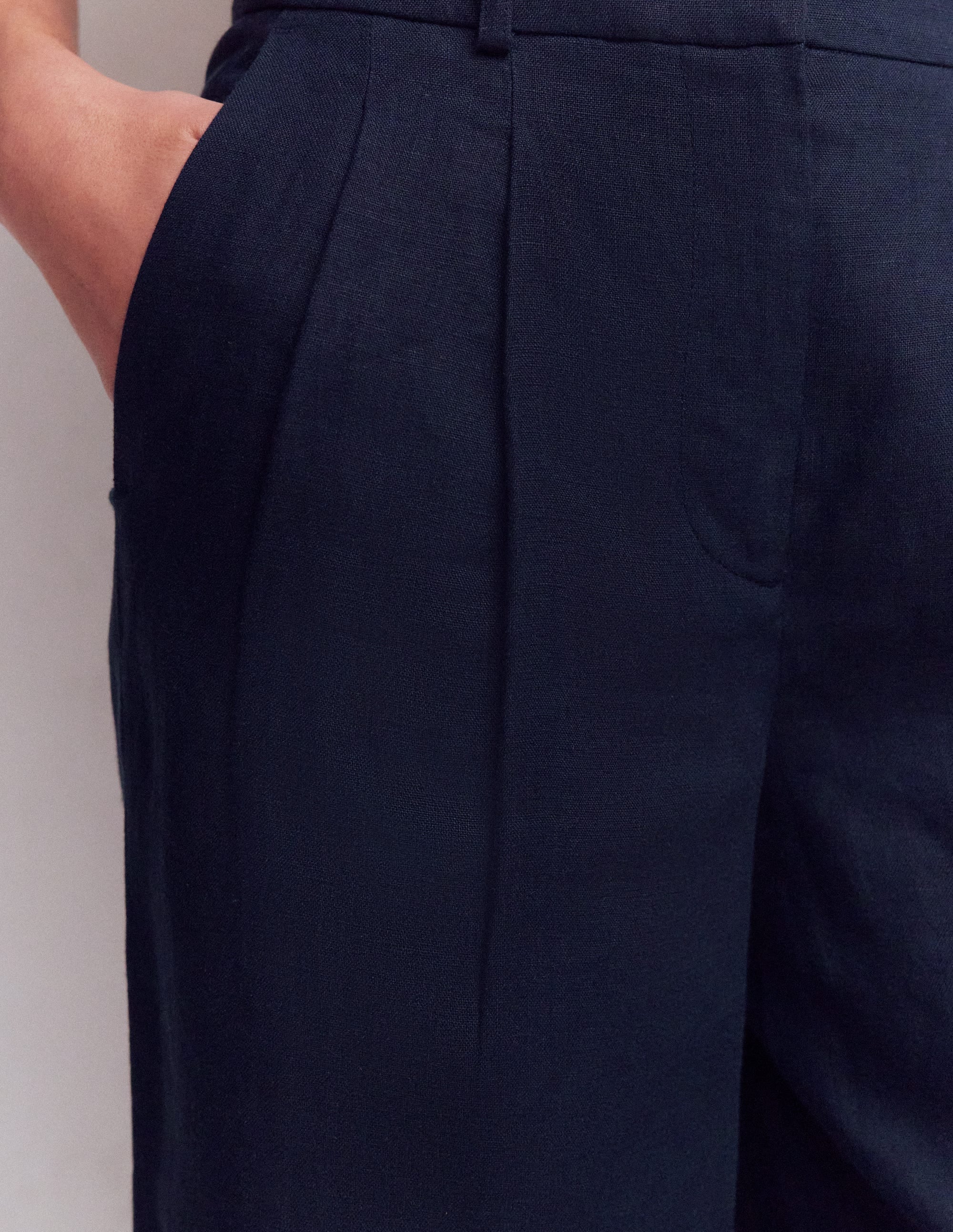 Bloomsbury Linen Trousers-Navy - Image 2
