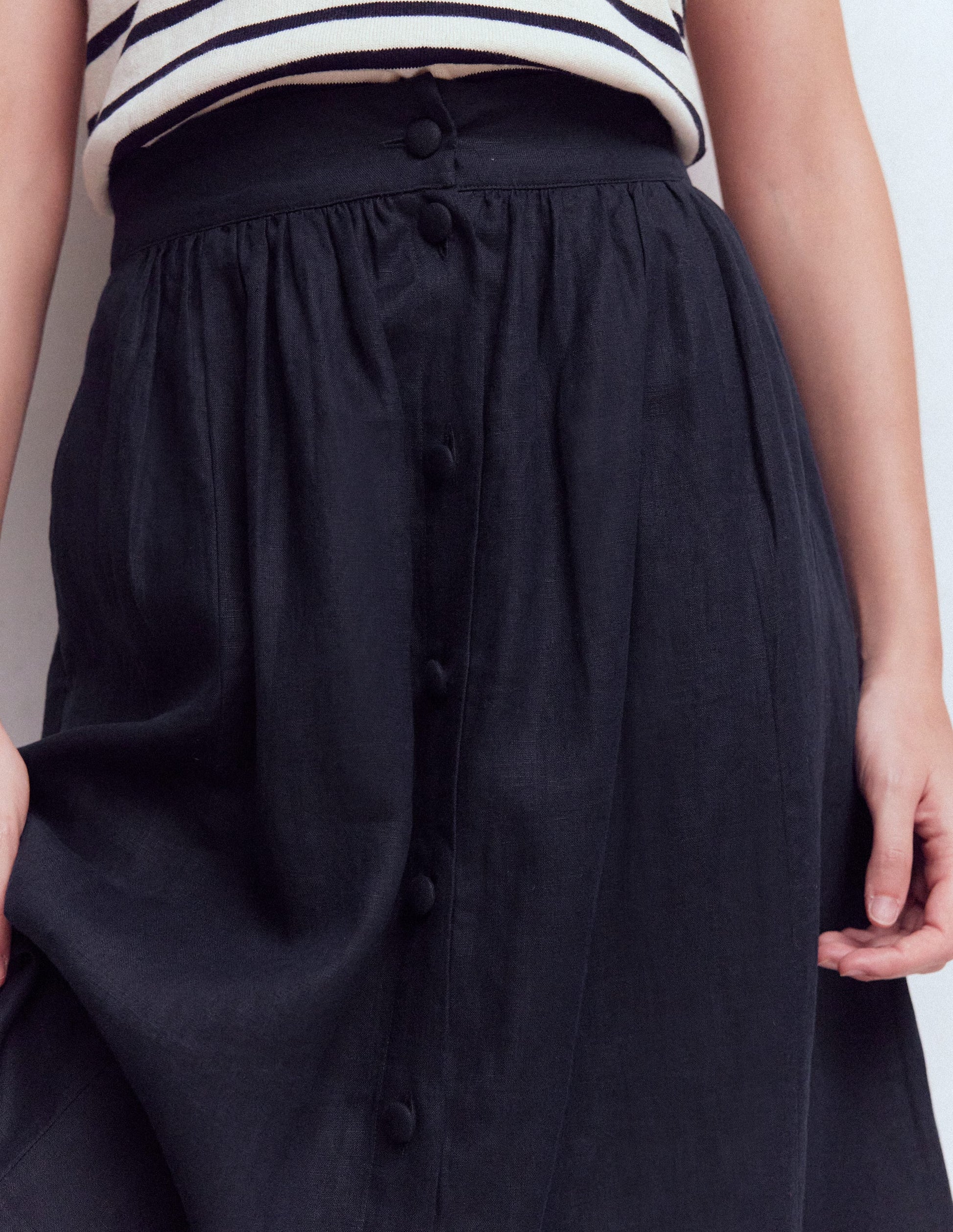 Emma Linen Maxi Skirt-Navy-2