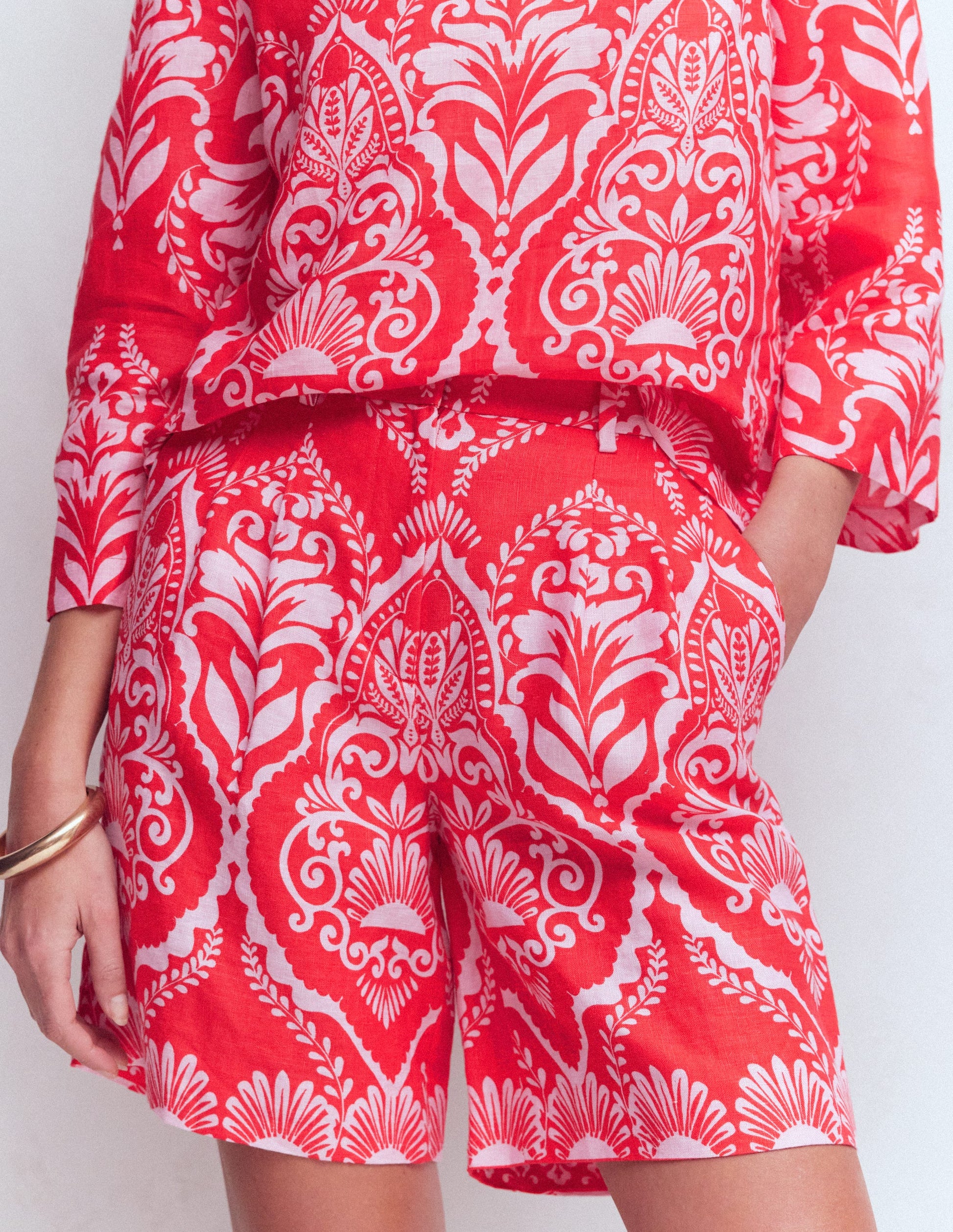 Kensington Linen Shorts-Red, Ornamental Garden-6