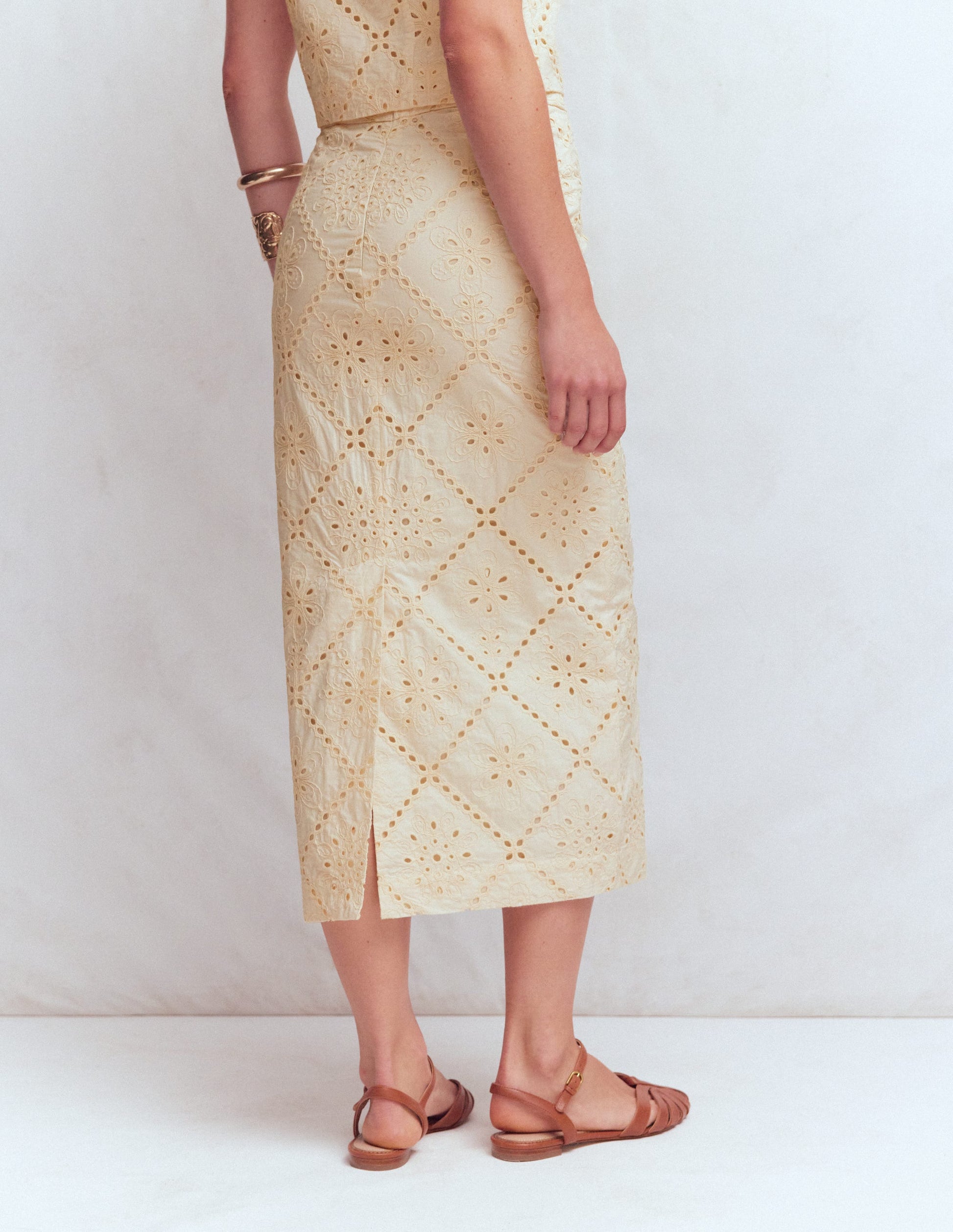 Textured Column Skirt-Ivory Broderie-3
