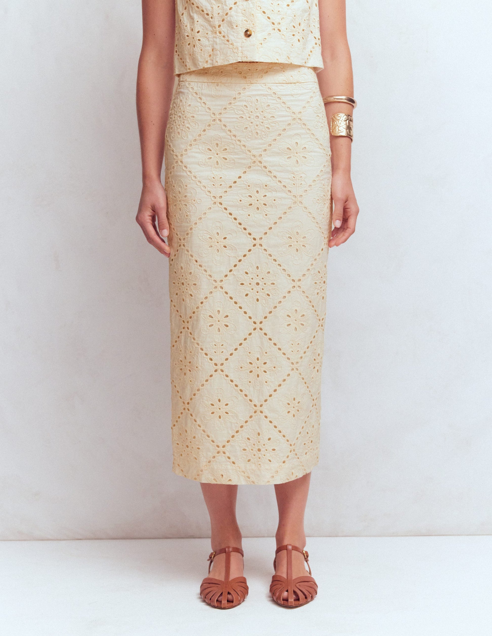 Textured Column Skirt-Ivory Broderie-4