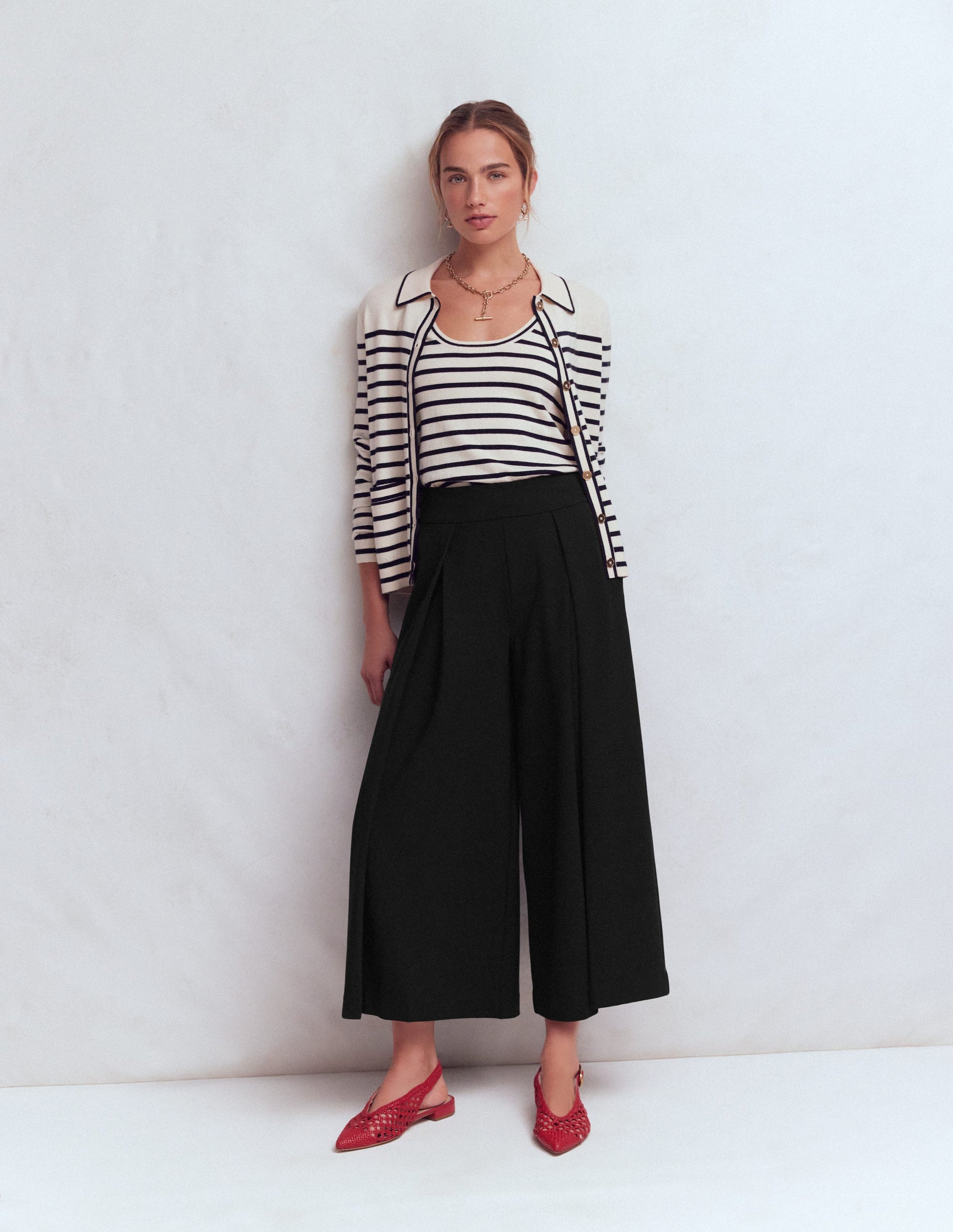 Single Pleat Ponte Culottes-Black-1