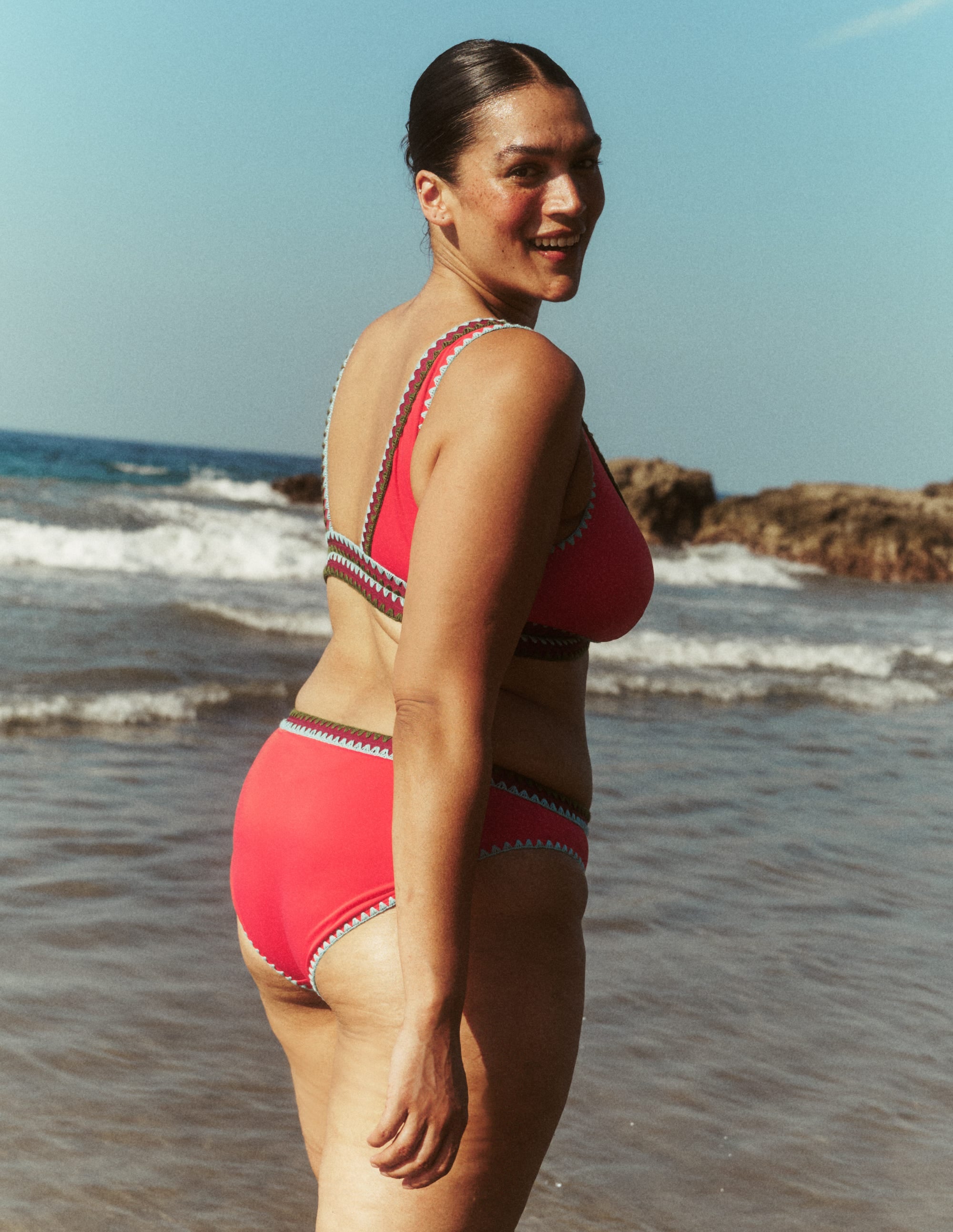 Porto V-neck Bikini Top-Rosy, Embroidery - Image 7