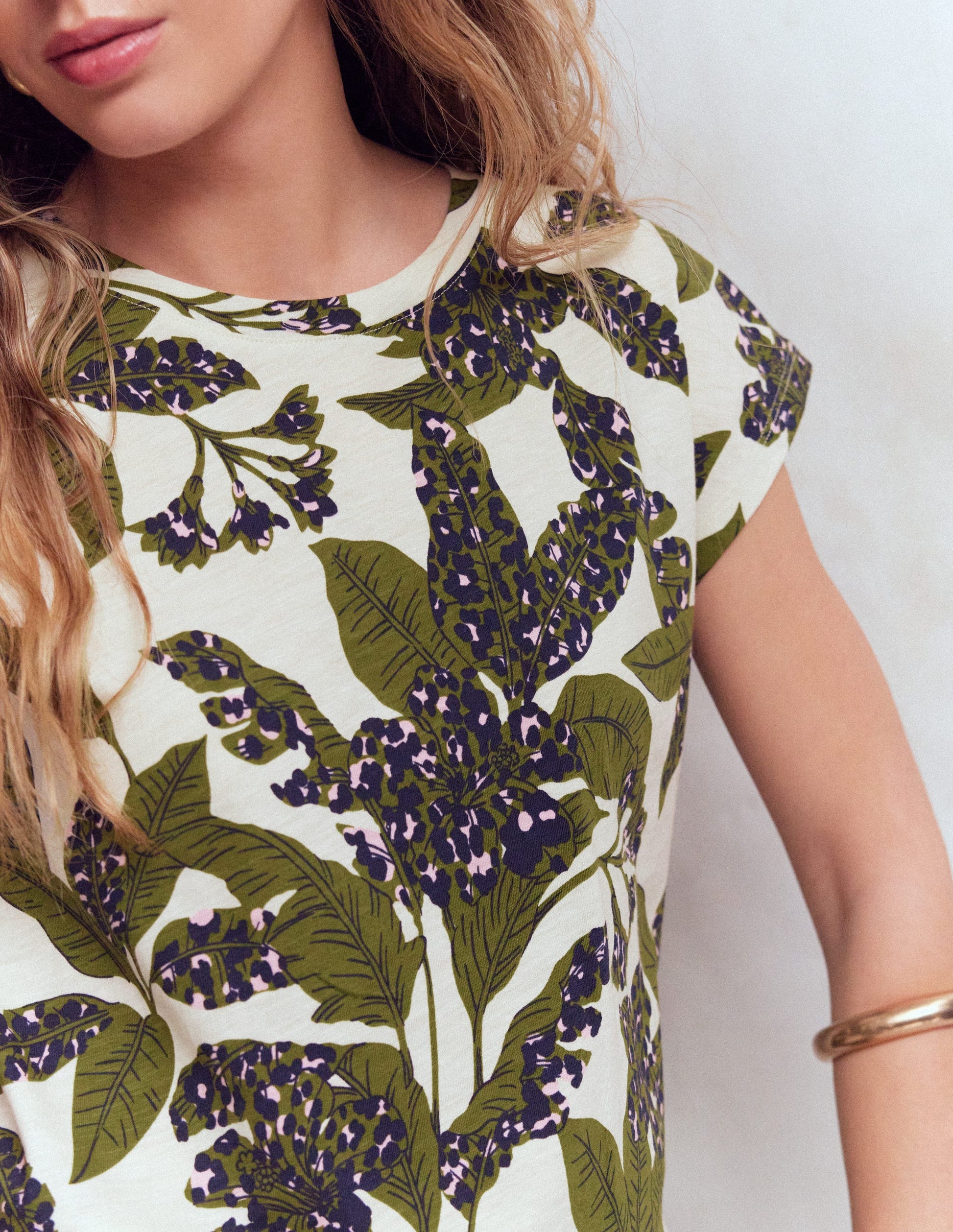 Louisa Slub T-Shirt-Leaf Print-2