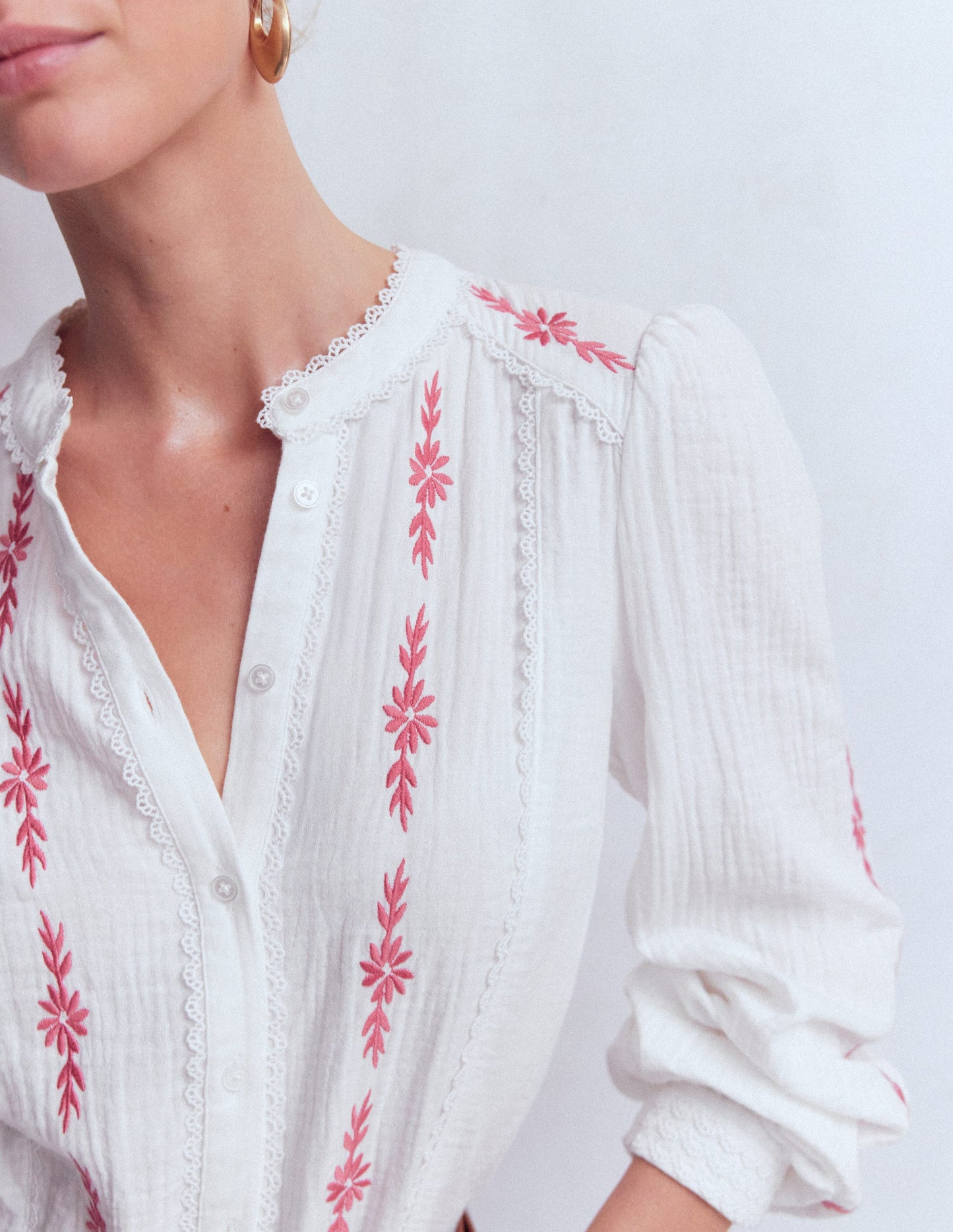 Rhea Trim Doublecloth Top-White Winter Blush floral