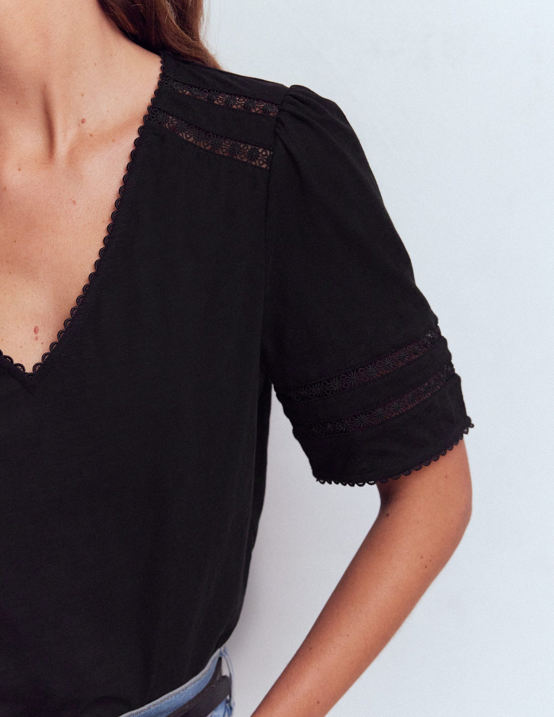 Poppy Trim V Neck T-Shirt-Black-2