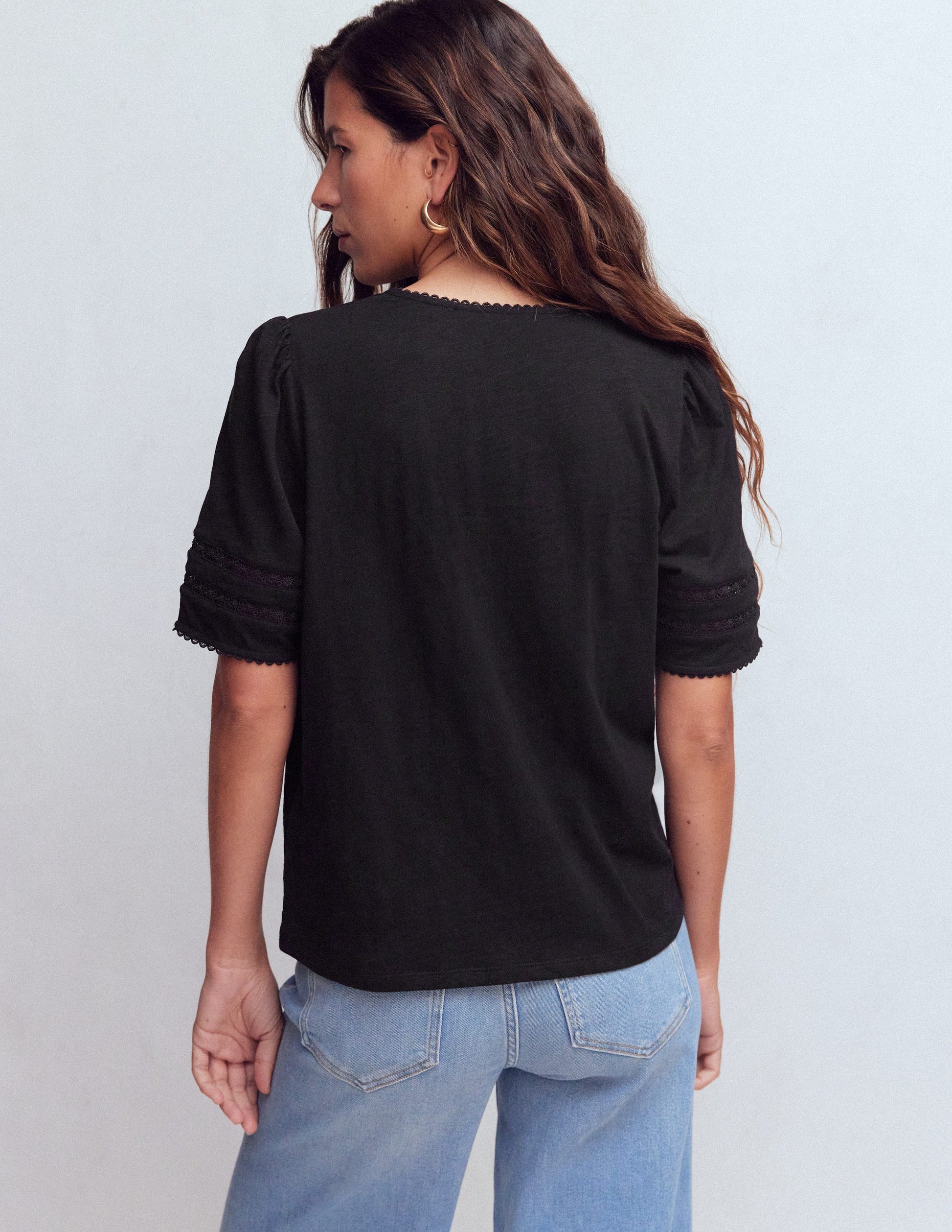 Poppy Trim V Neck T-Shirt-Black-3