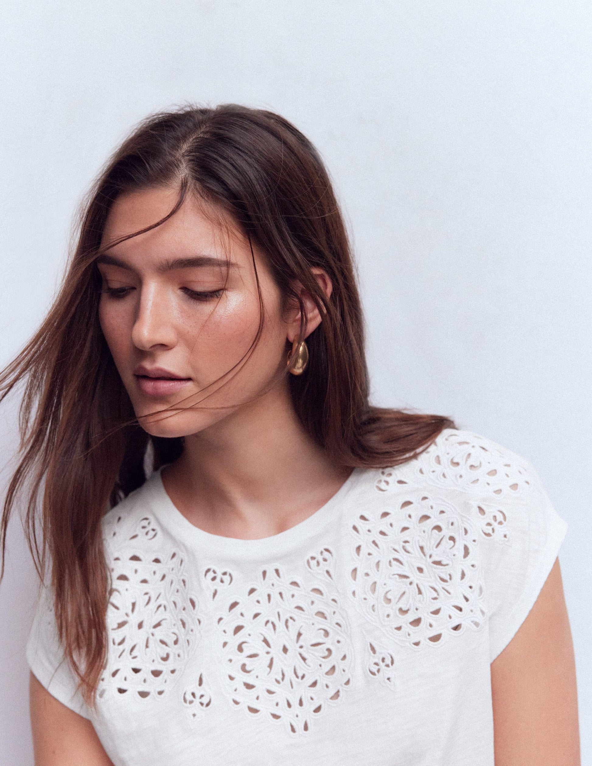 Willow Broderie T-Shirt-BRILLIANT WHITE-2