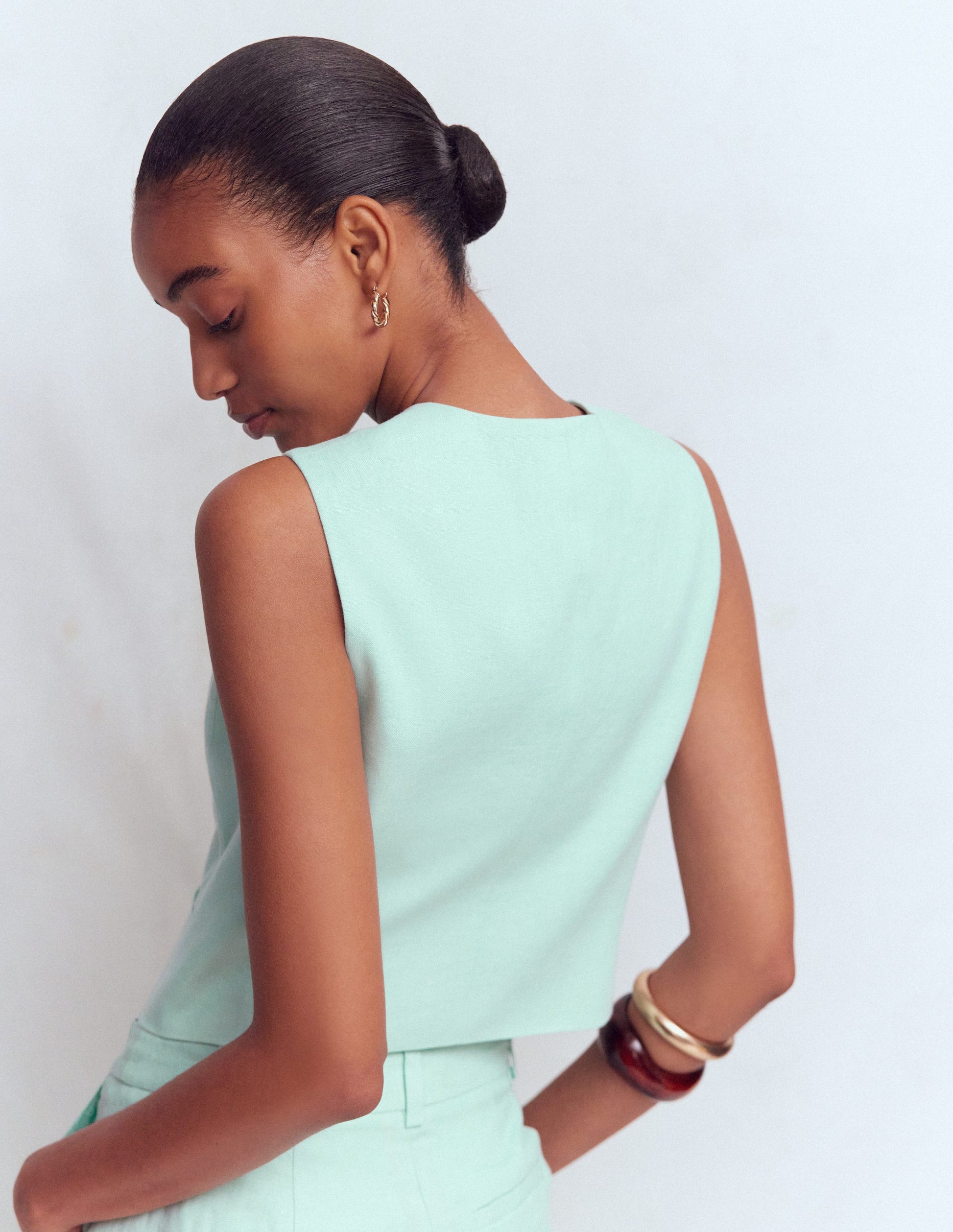 Linen V-Neck Waistcoat-Spearmint-3