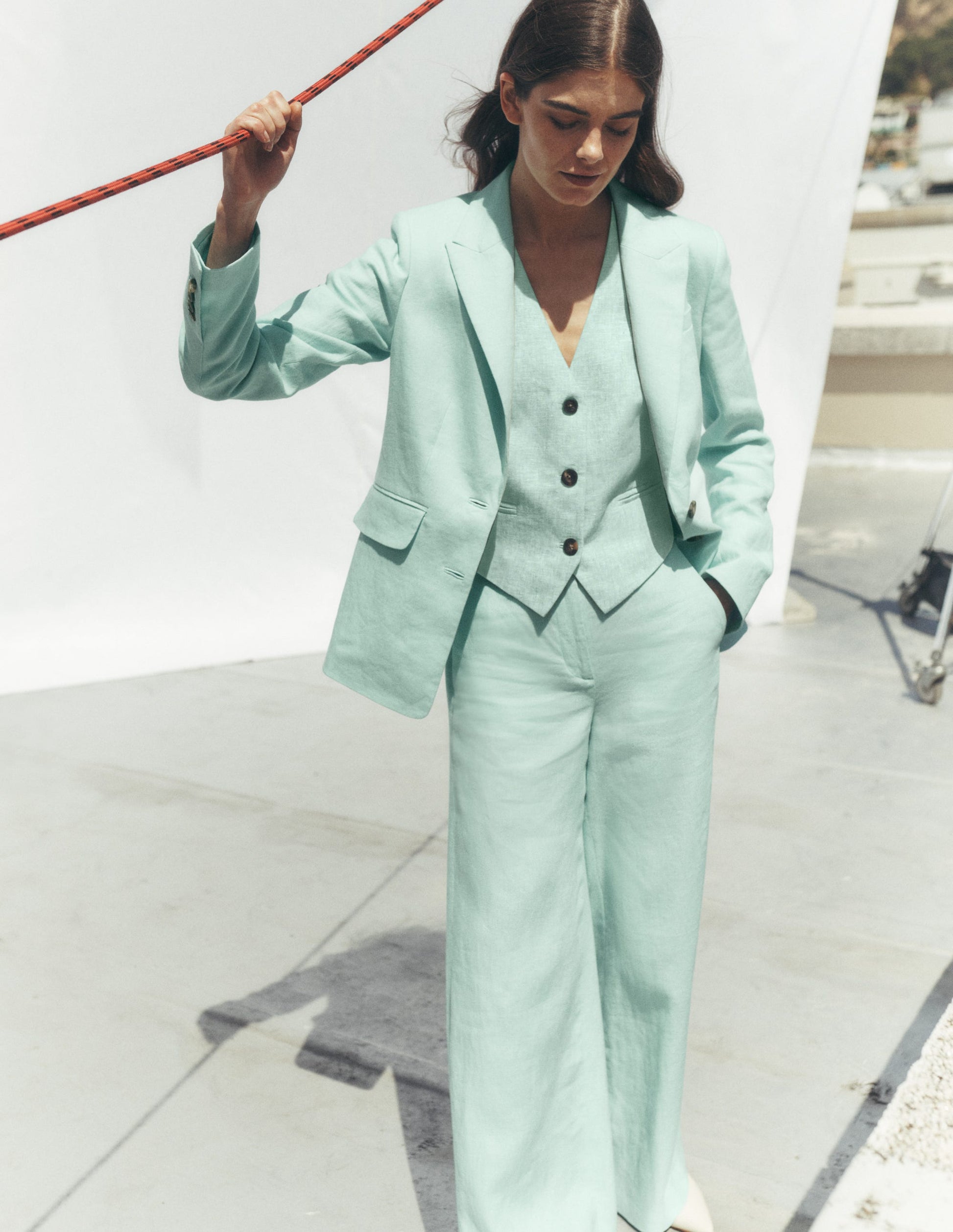 Linen V-Neck Waistcoat-Spearmint-7