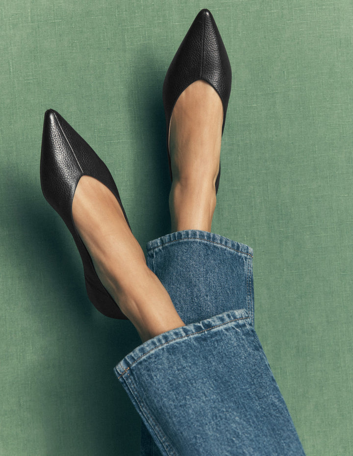 Nigella Pointed Toe Flats-Black