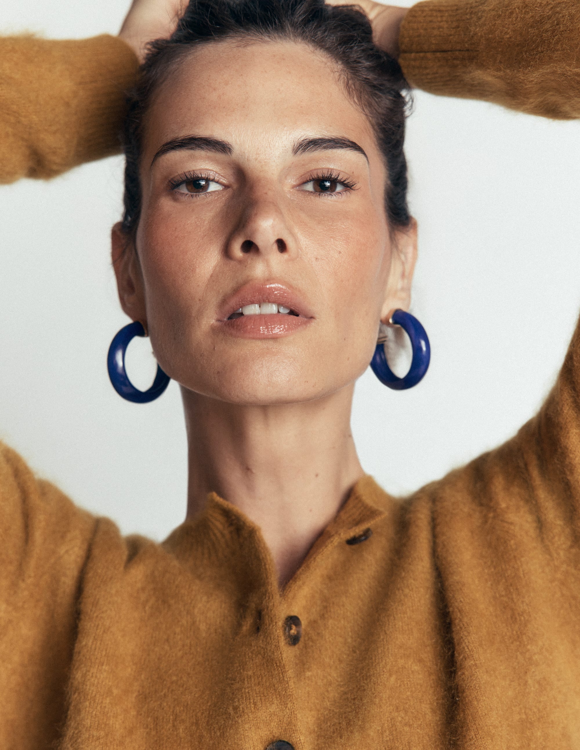 Chunky Resin Hoops-Mottled Blue - Image 3